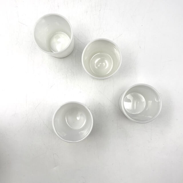 Lot of white opaines