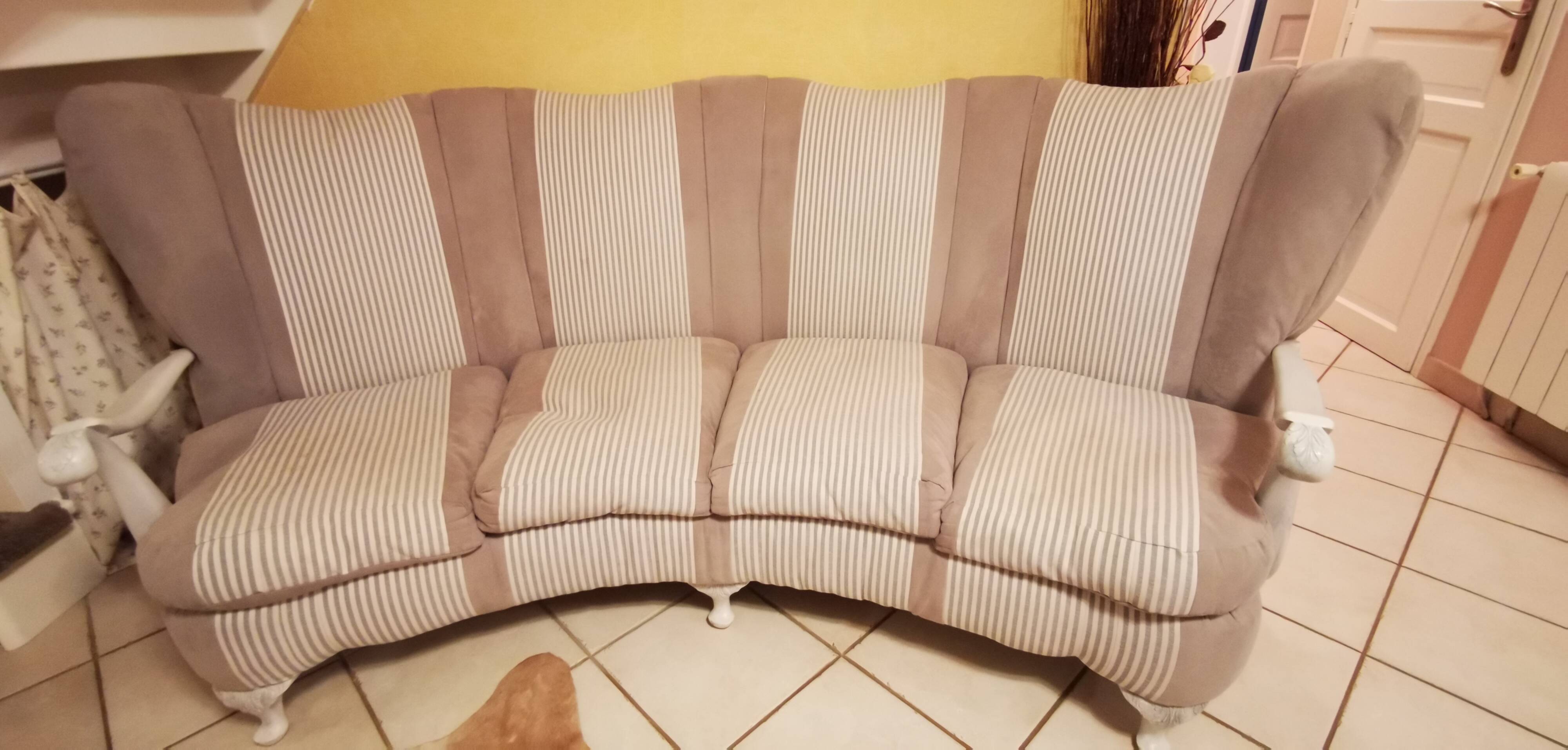 Baroque style curved sofa