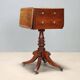Petite table ancienne victorienne en acajou avec incrustations, Angleterre, XIXe siècle