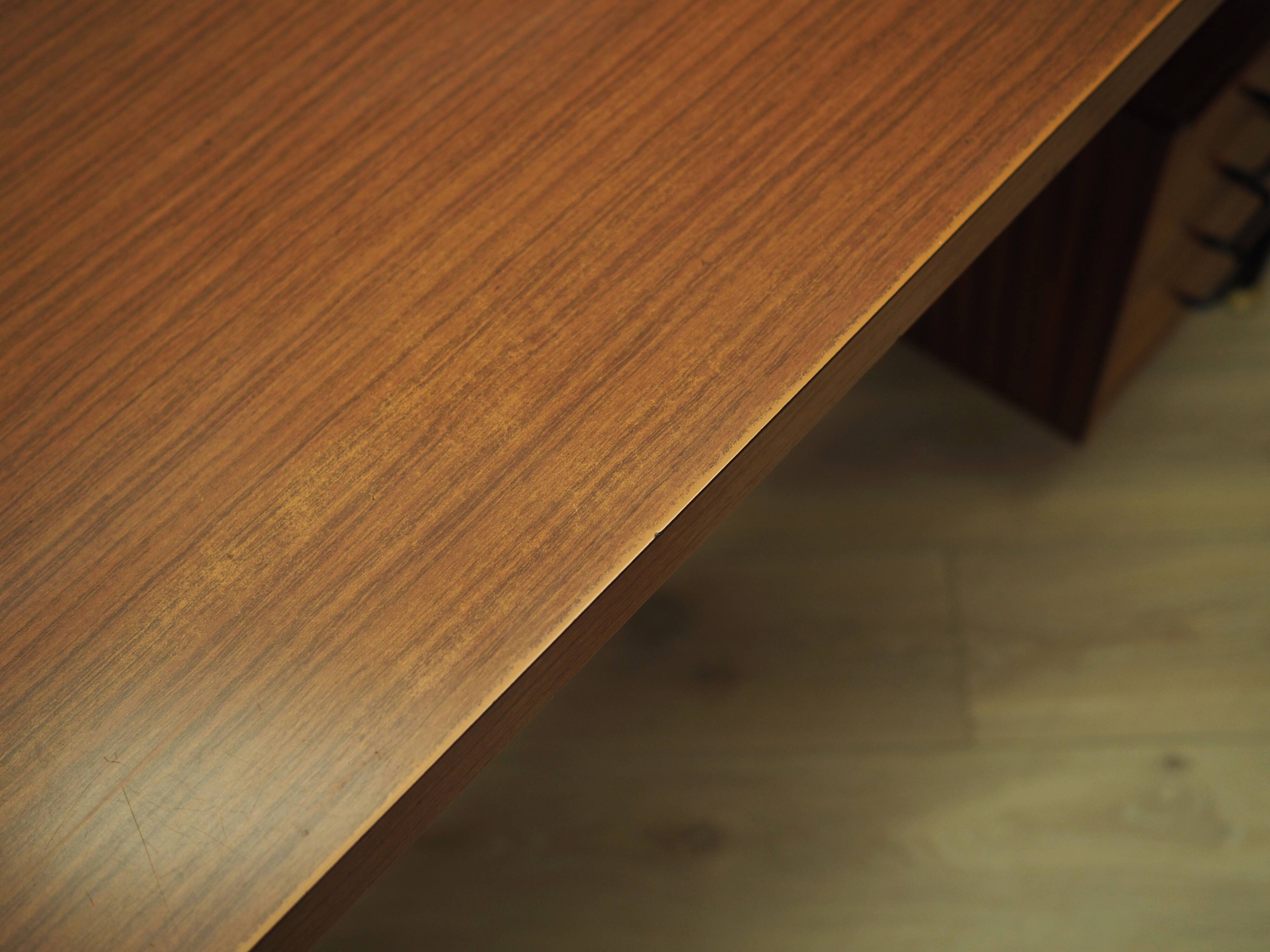 Bureau en acajou, design italien, années 1970, production : Italie