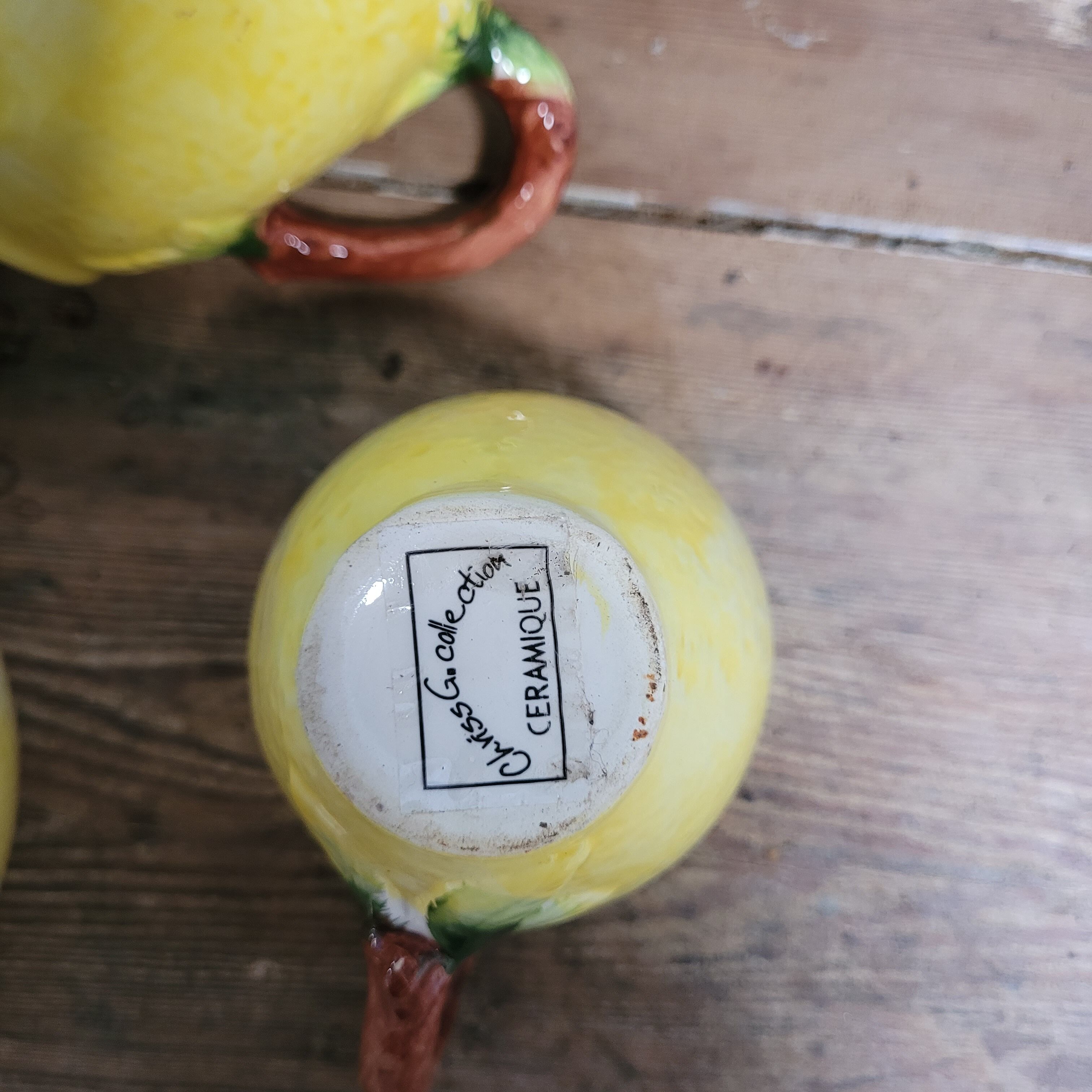 Teapot with slip cups