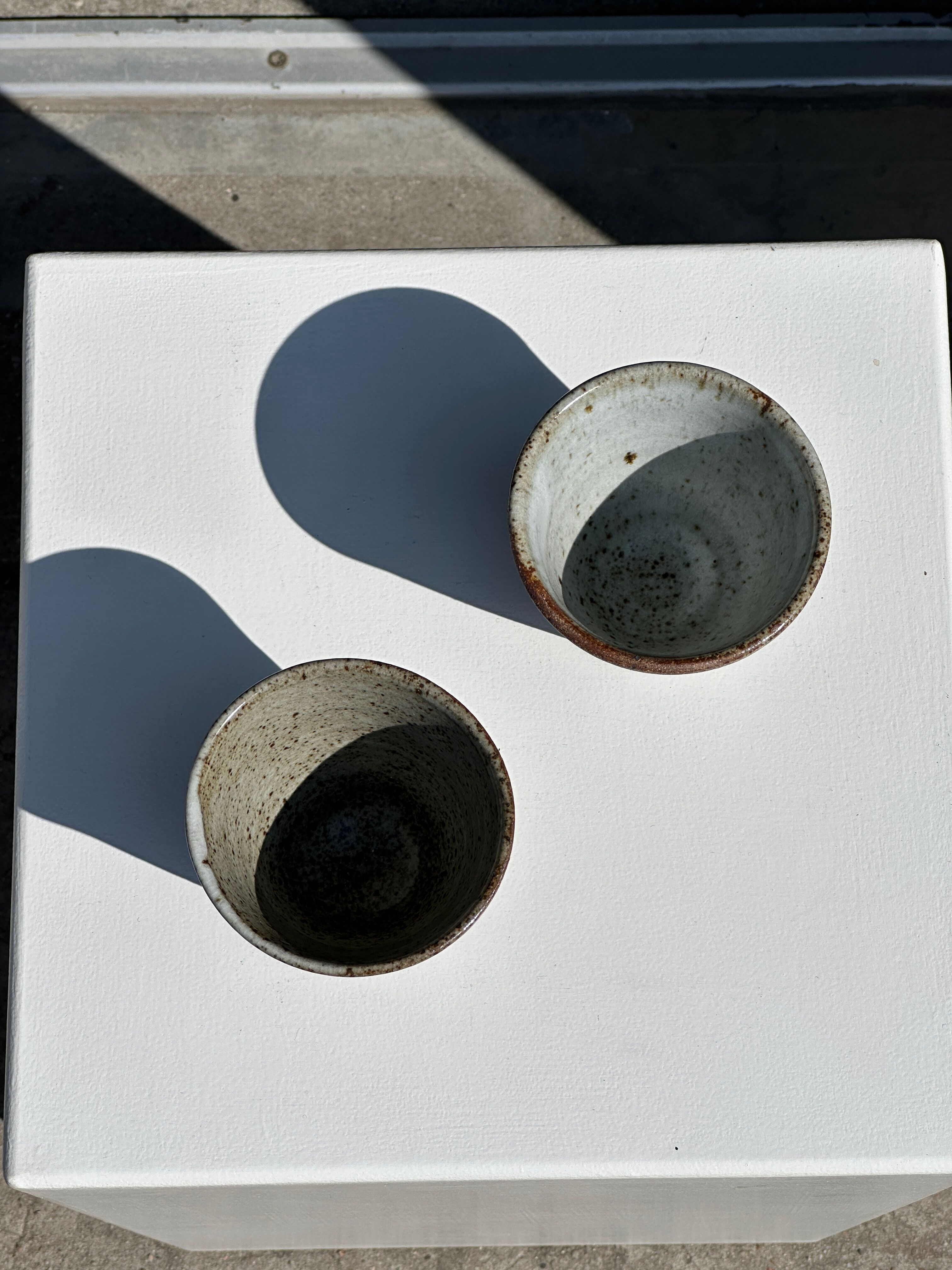 Lot de 2 tasses en céramique indonésienne (mat brun)