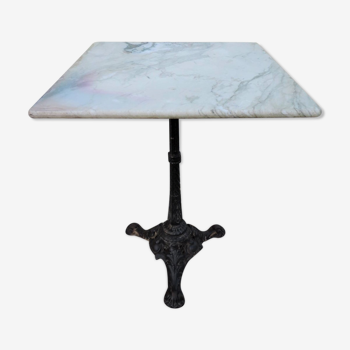 Table de bistrot dessus marbre
