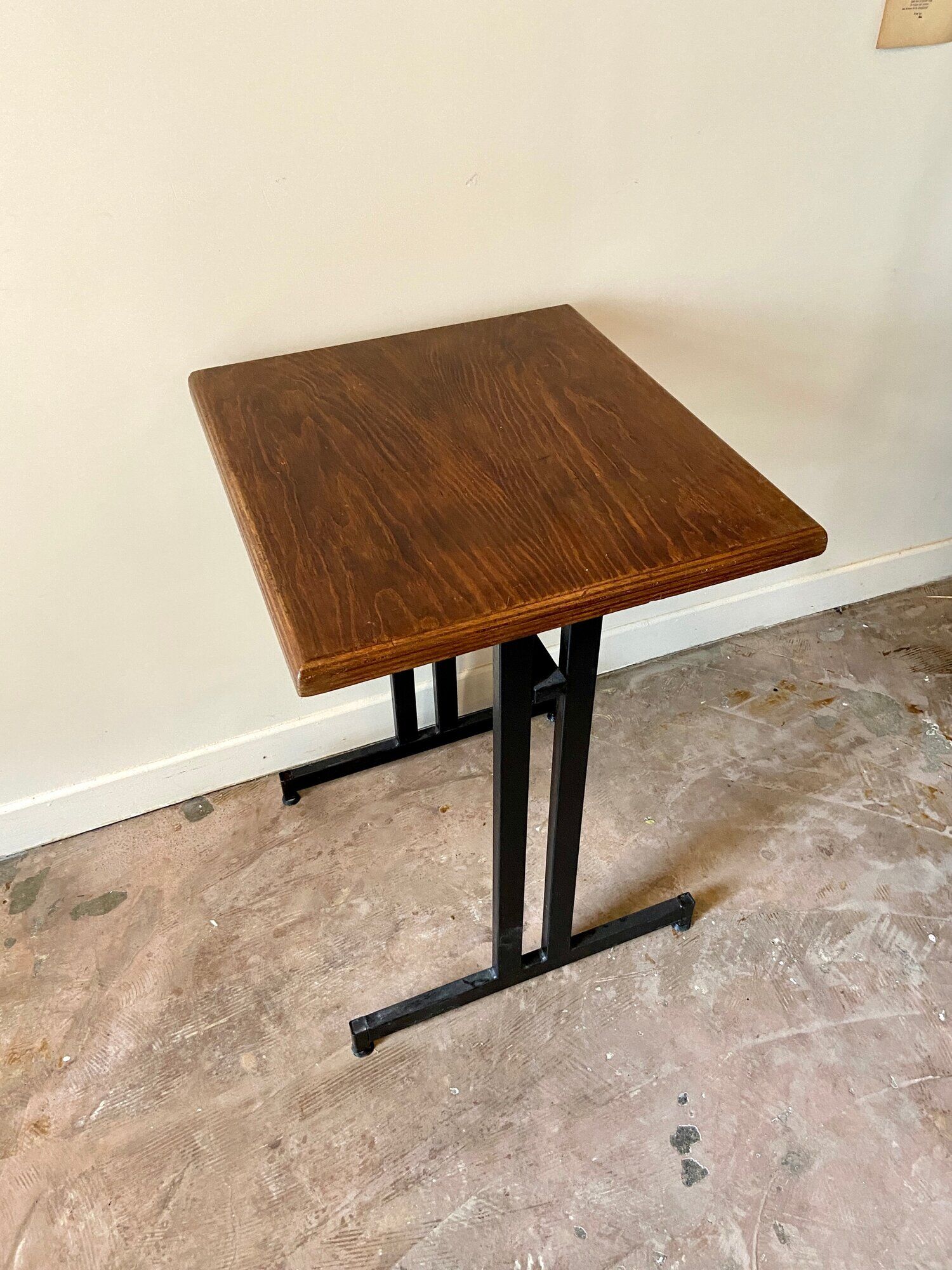 Bistro table in dark wood and black metal 55 x 50 cm