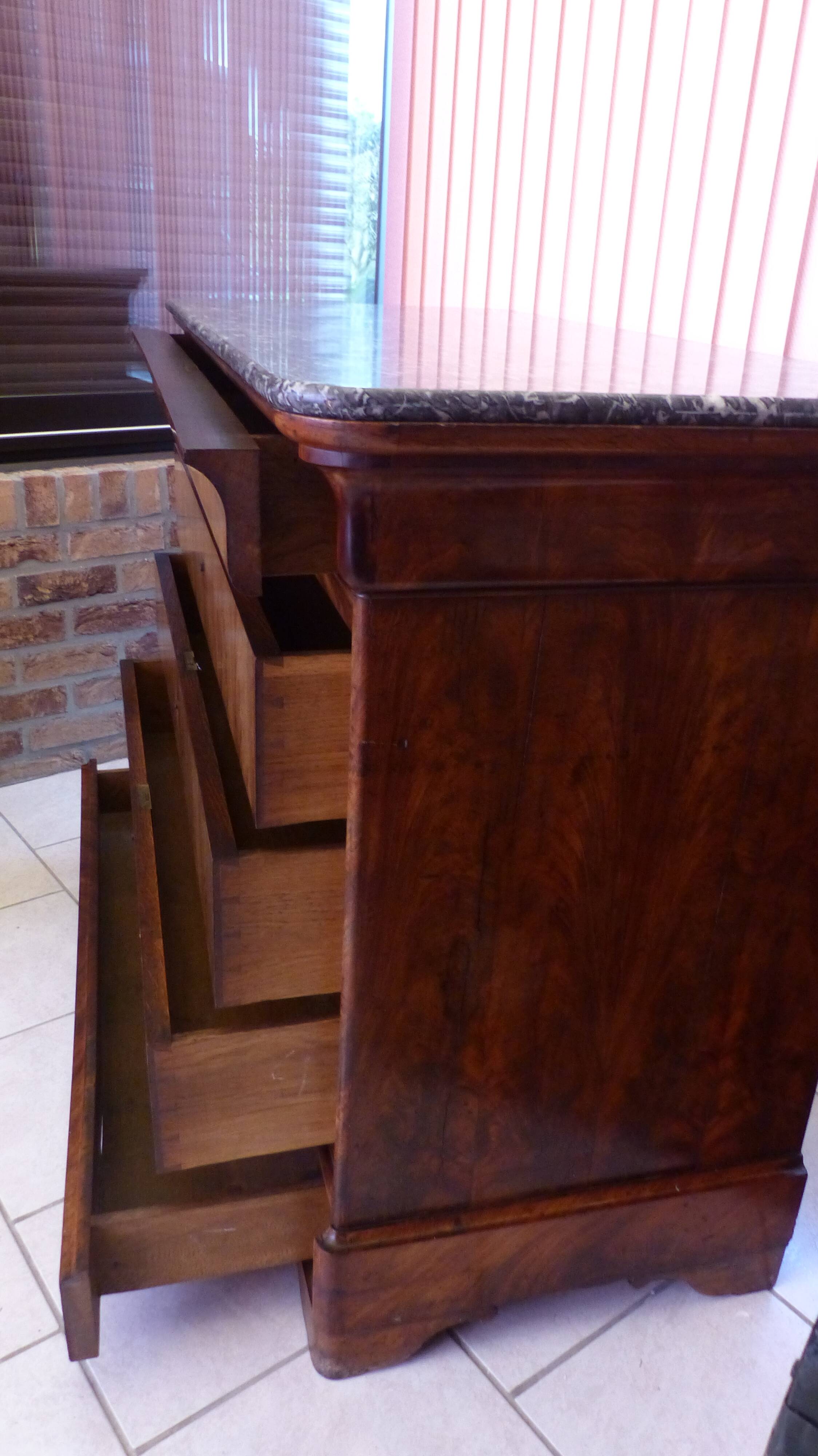 ogee chest of drawers