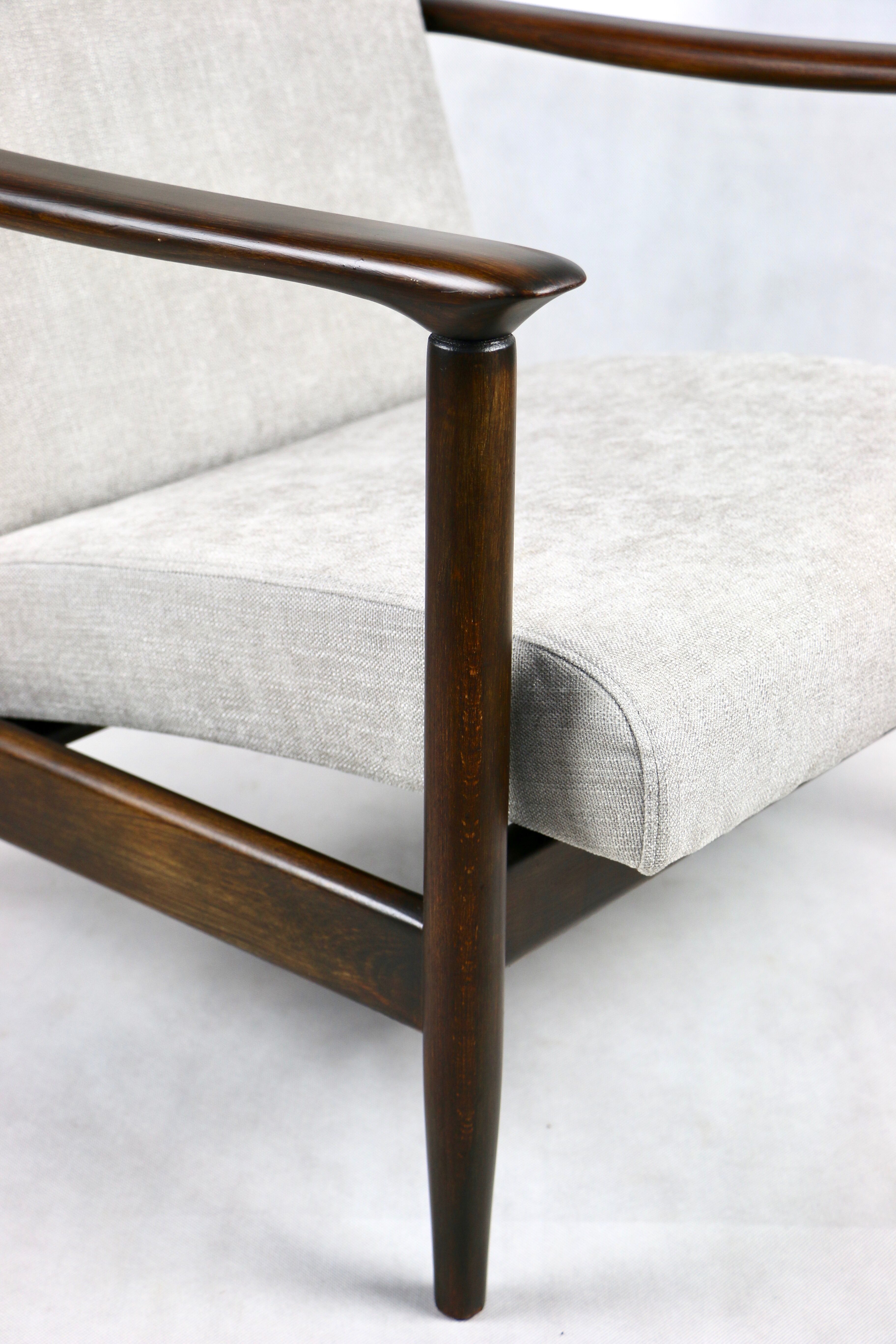 Light grey GFM-142 Chair by Edmund Homa, 1970s