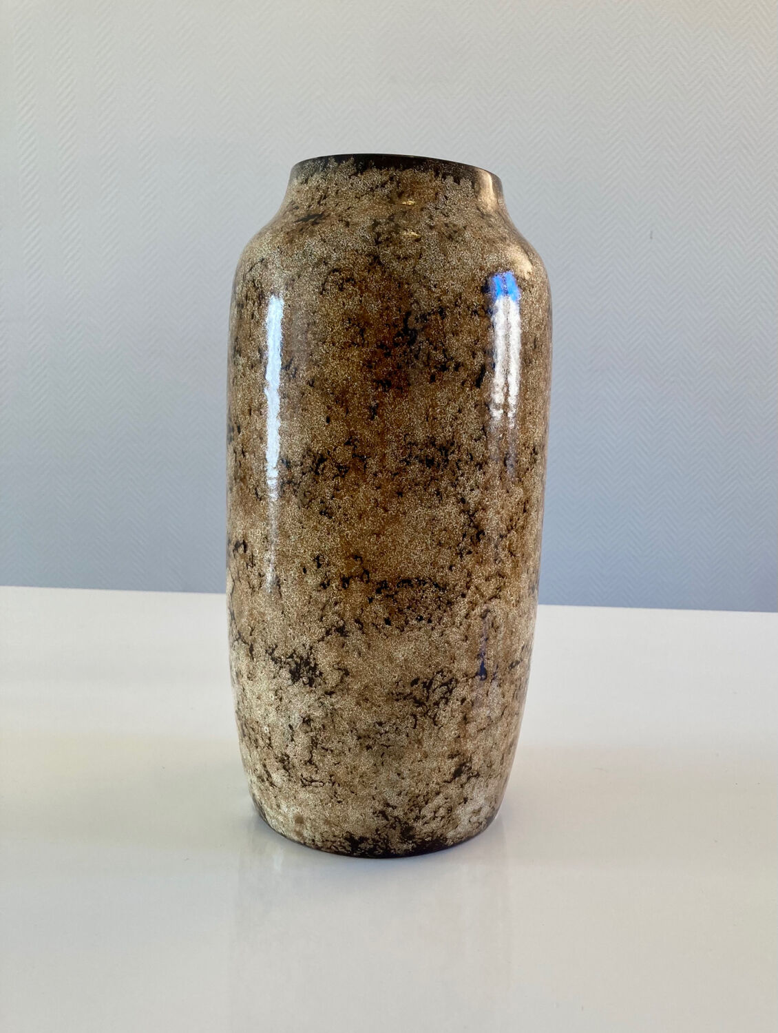 Marbled effect vase in Lunéville earthenware