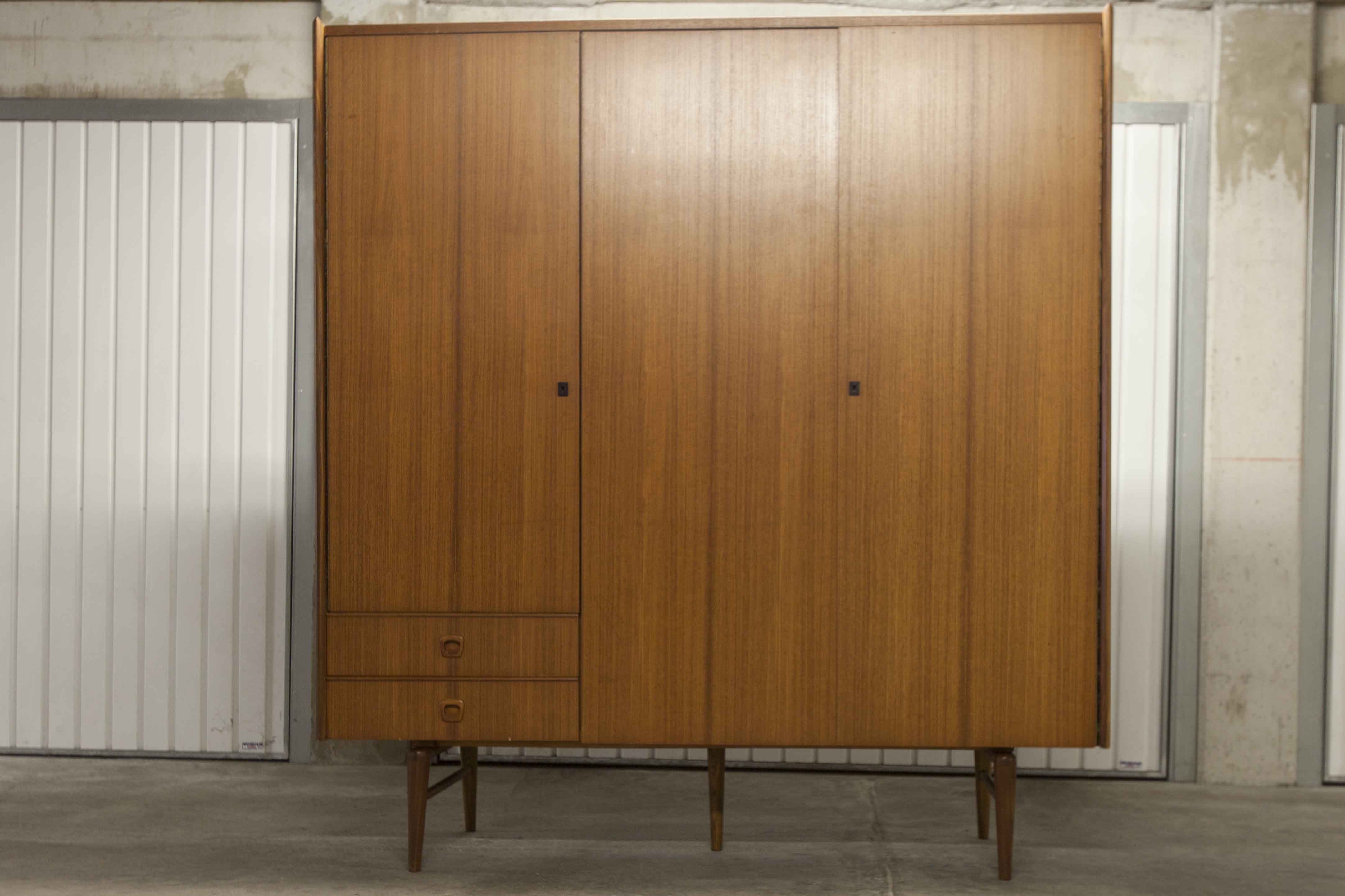 Armoire teck des années 60 Simat Meubles