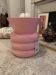 Axel Chay. Table d'appoint tabouret rose barbie