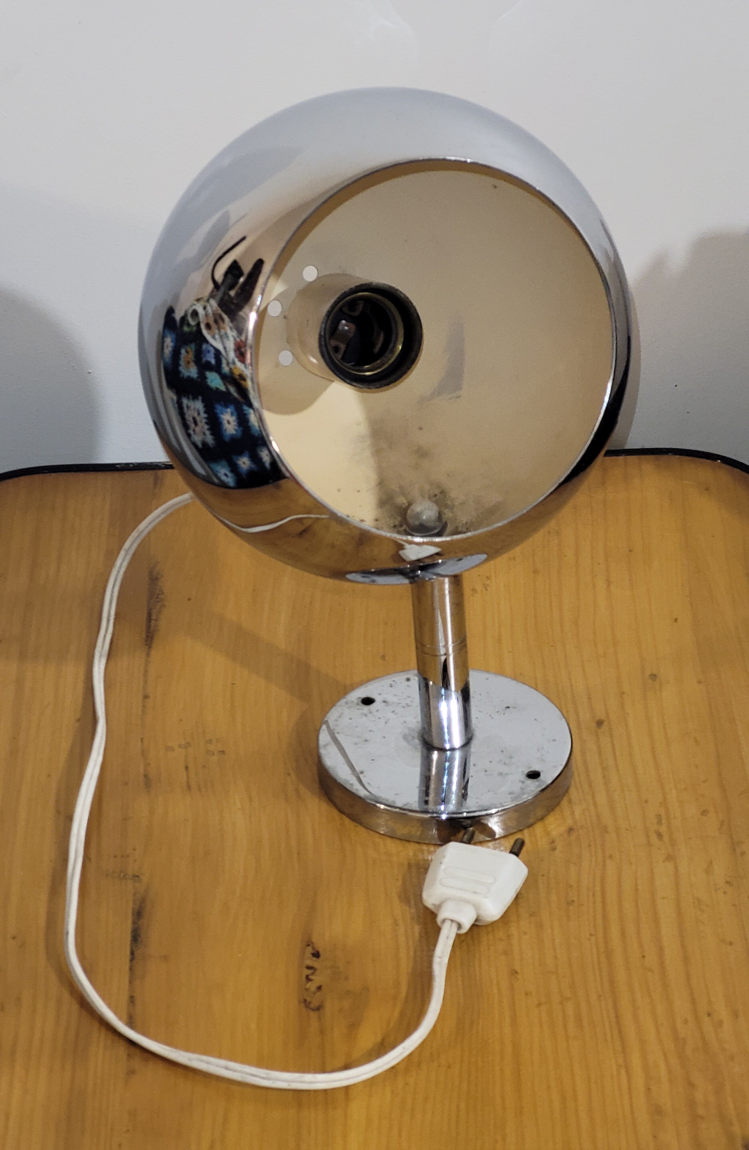Chrome ball lamp