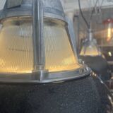 „Alma“ Ukrainische Industrieleuchte schwarz