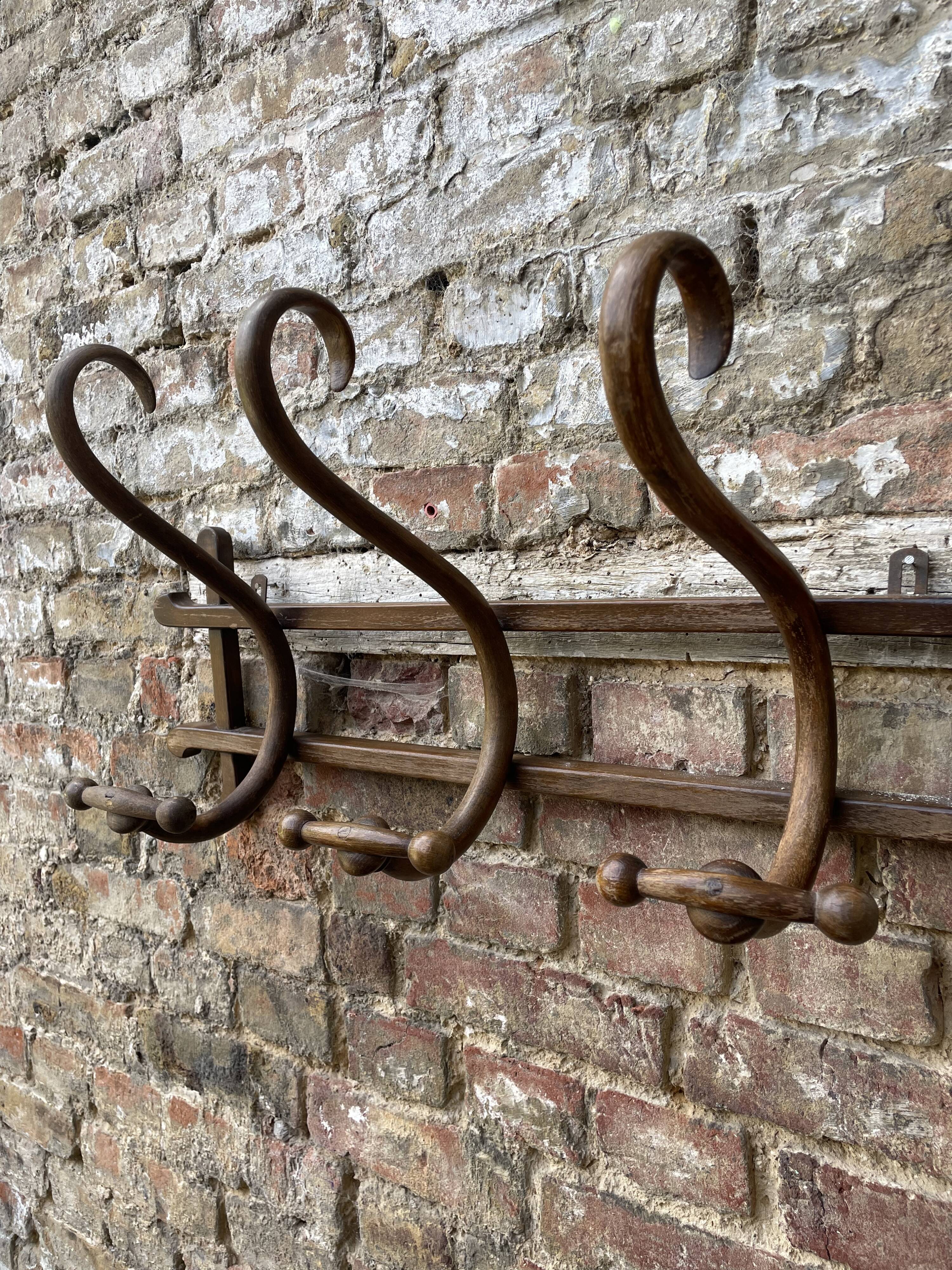 Porte-manteau mural Thonet fin XIXème