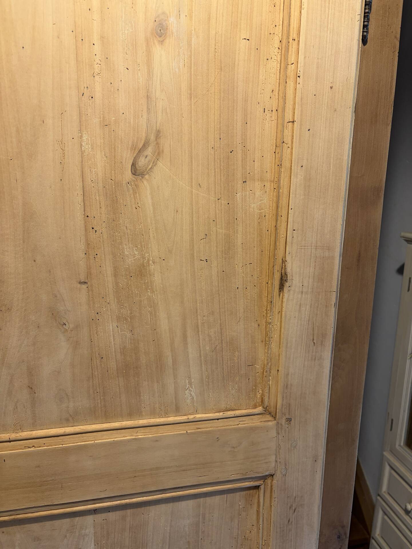 Raw wood bonnetière