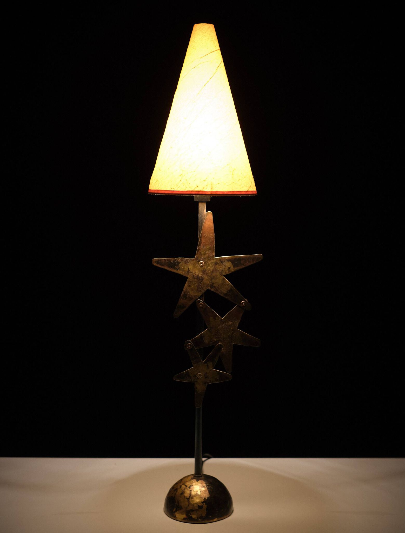 Lampe de table faite main en laiton Robert Kostka 1980 France