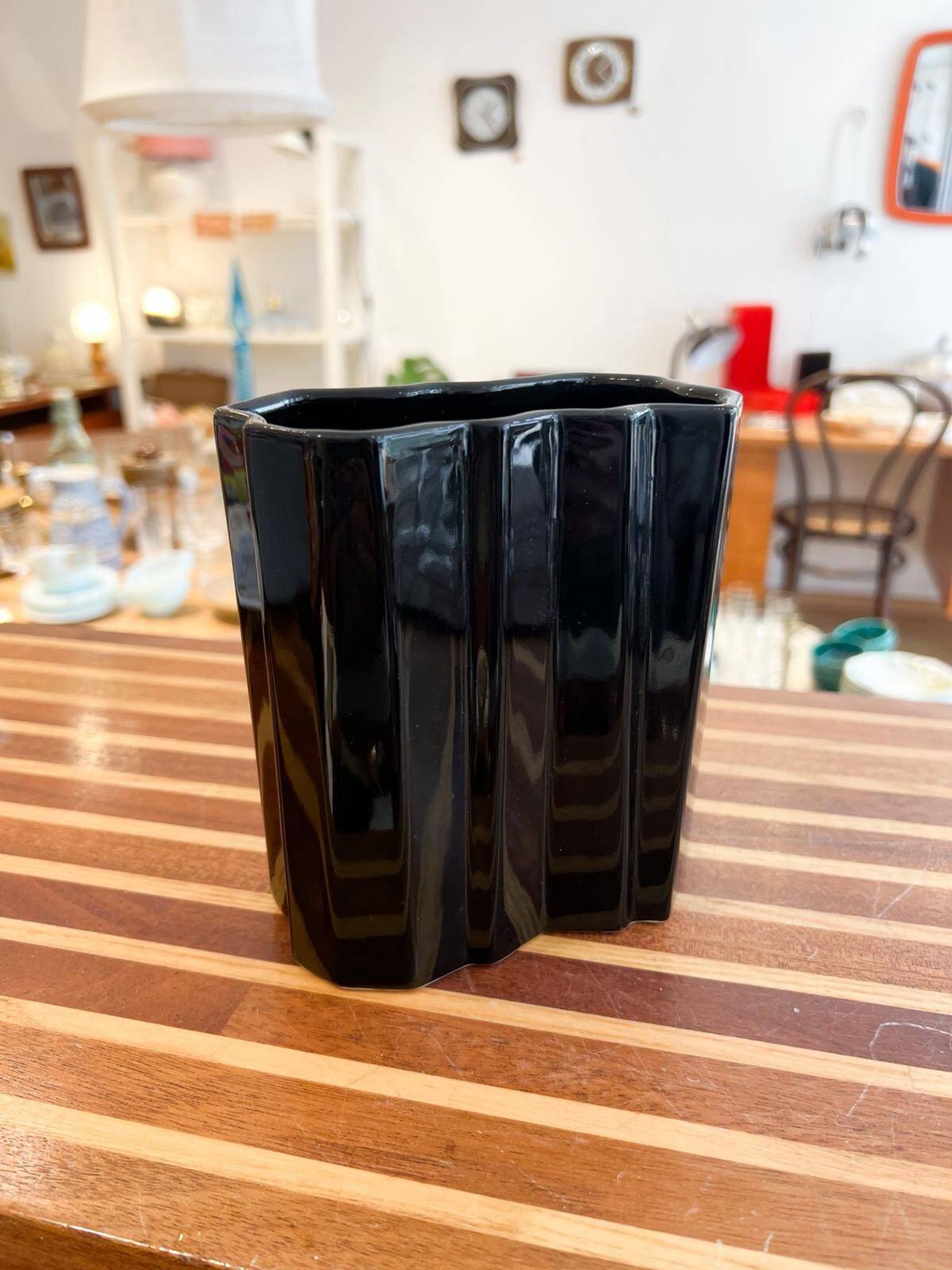 Vase vintage noir