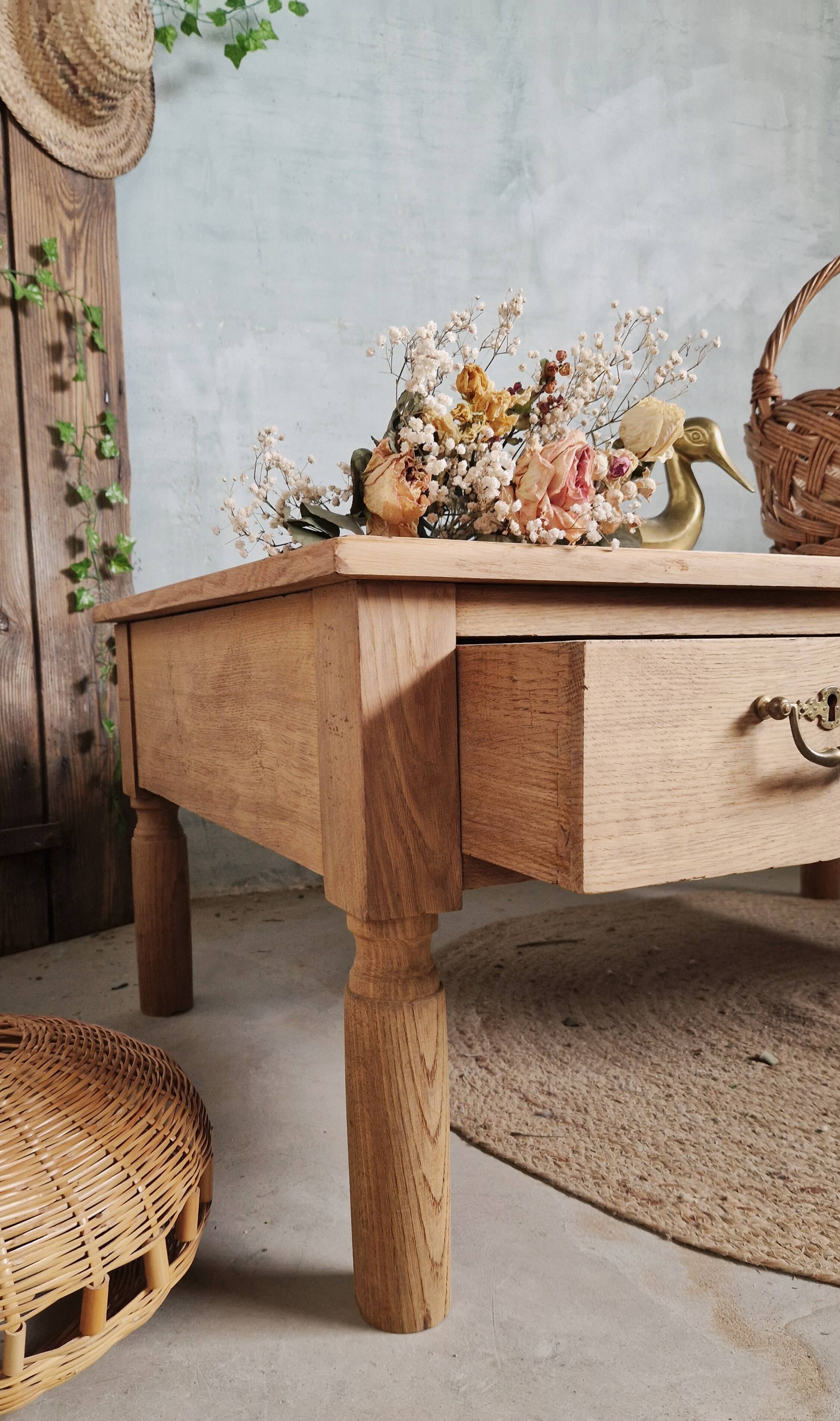 Beautiful oak coffee table