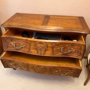 Commode style Louis XV