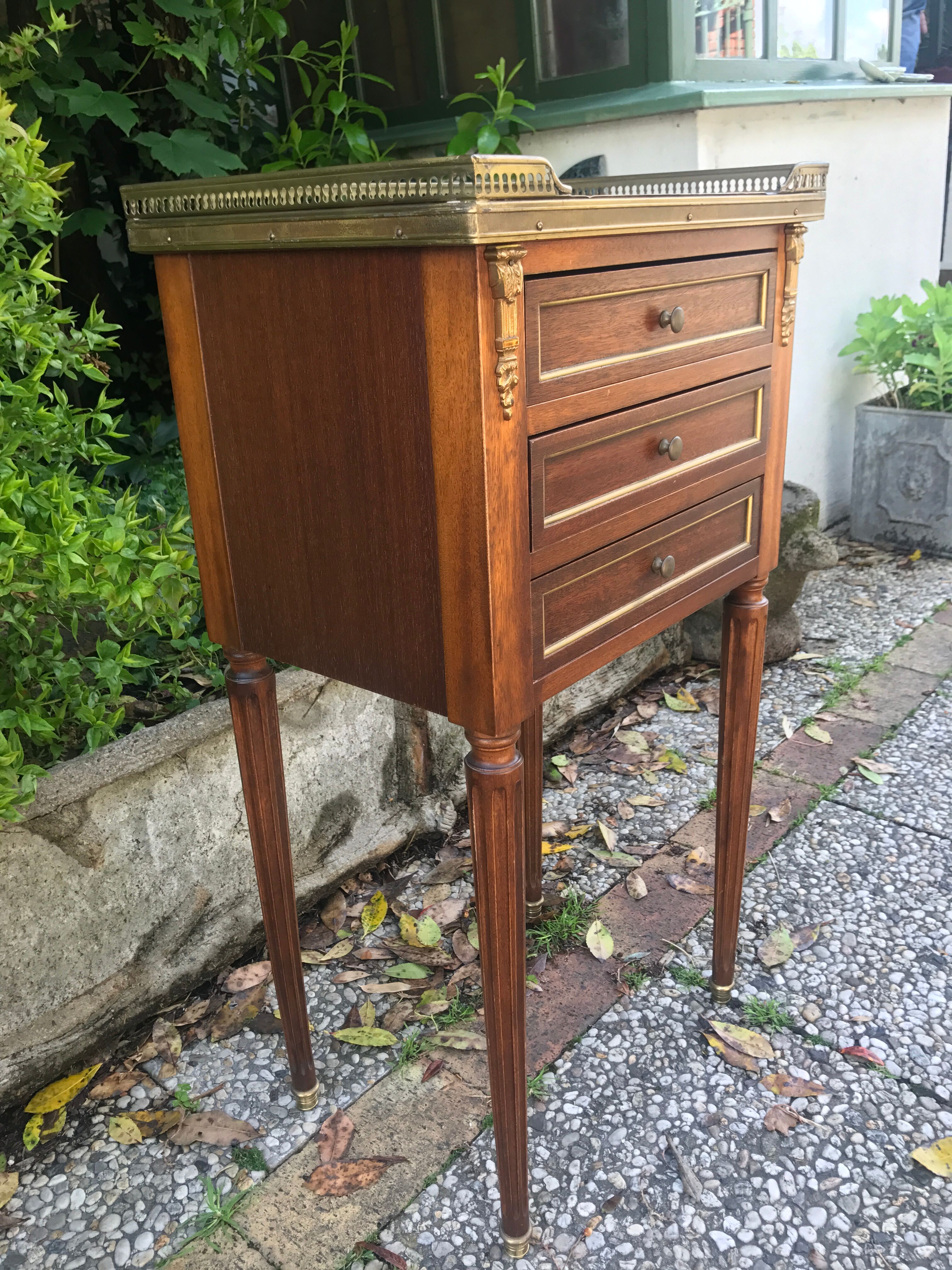 Bedside style Louis XVI marble