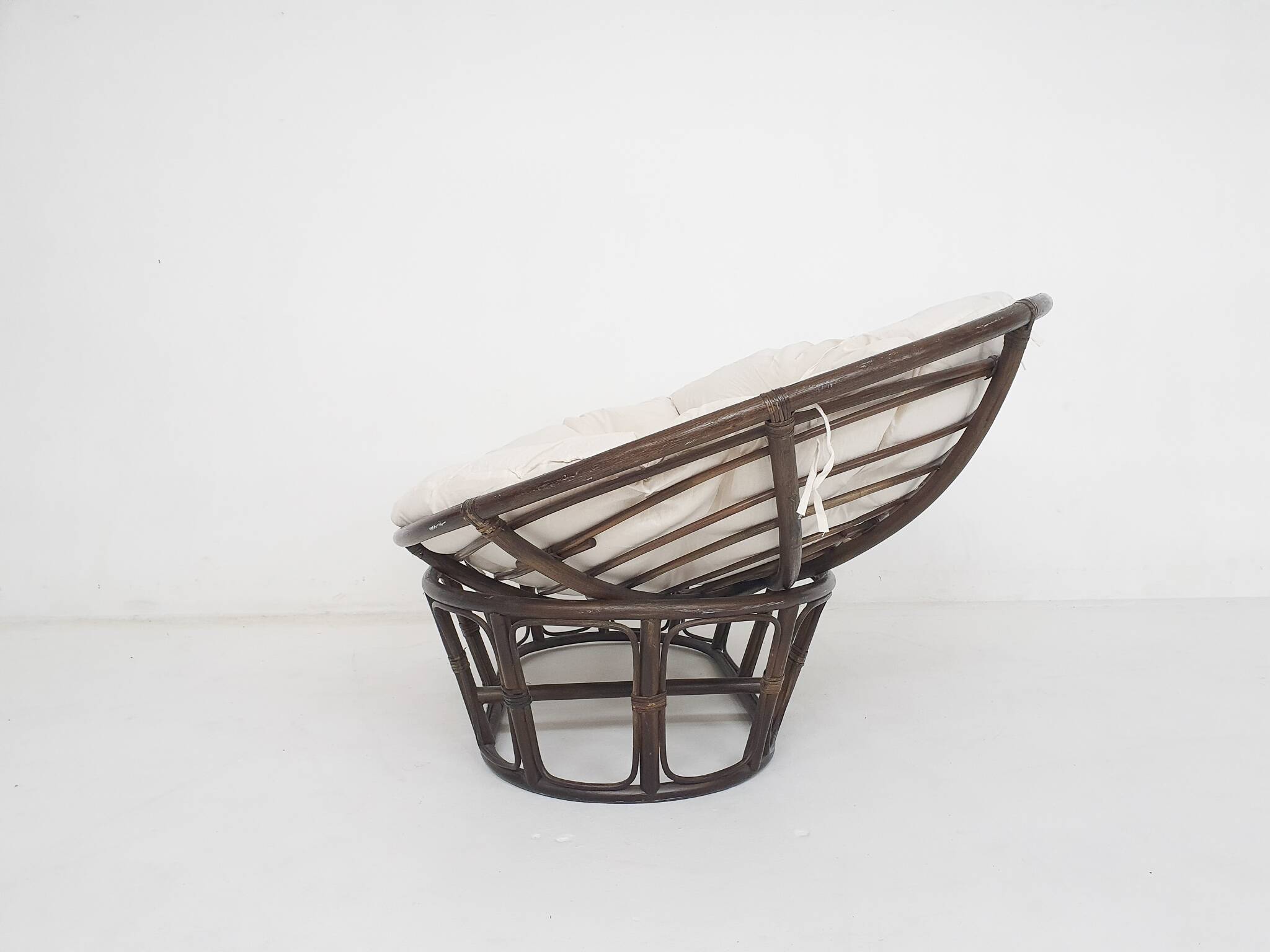 Manou two seater sofa with linnen cushion, The Netherlands 1970's