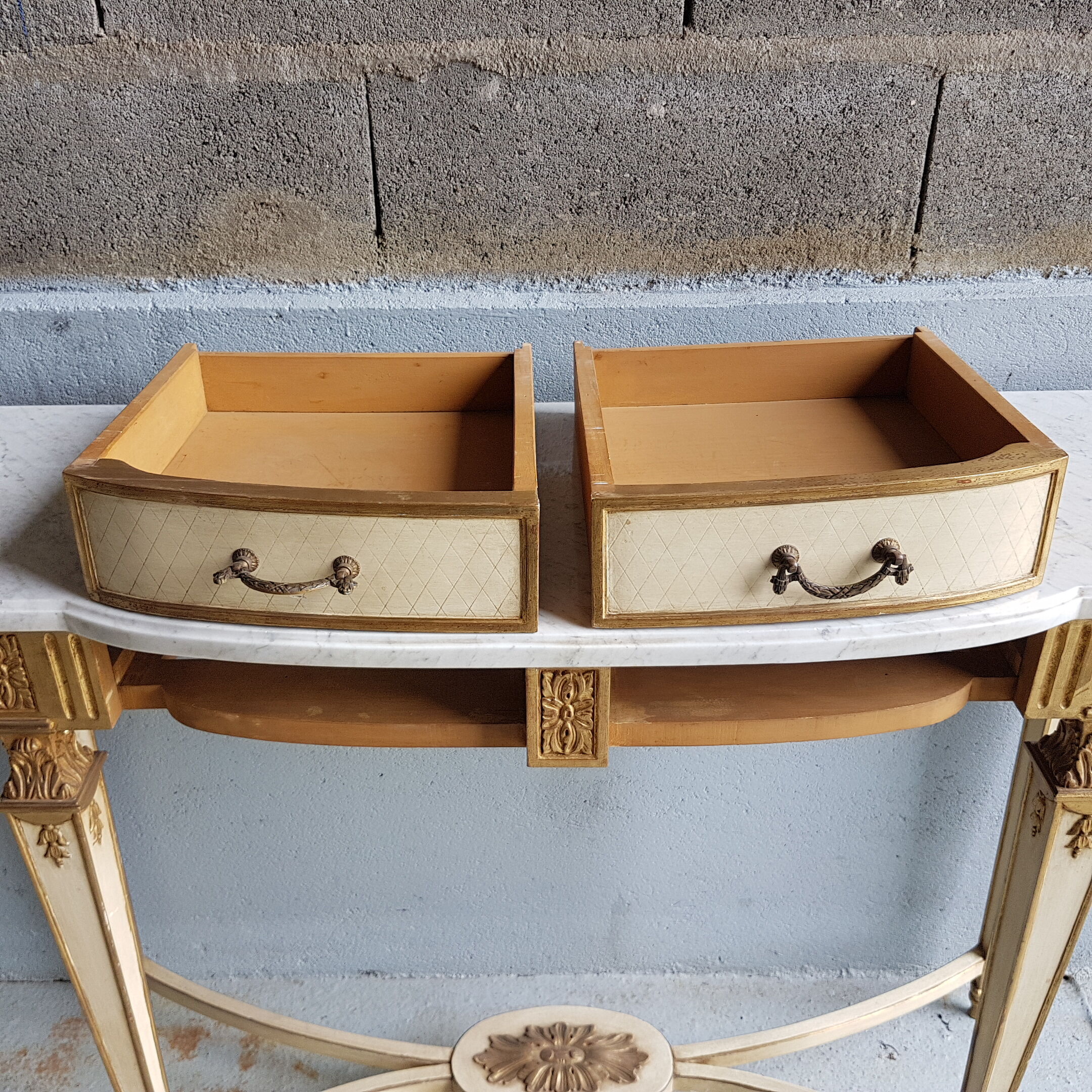 Console style Louis XVI