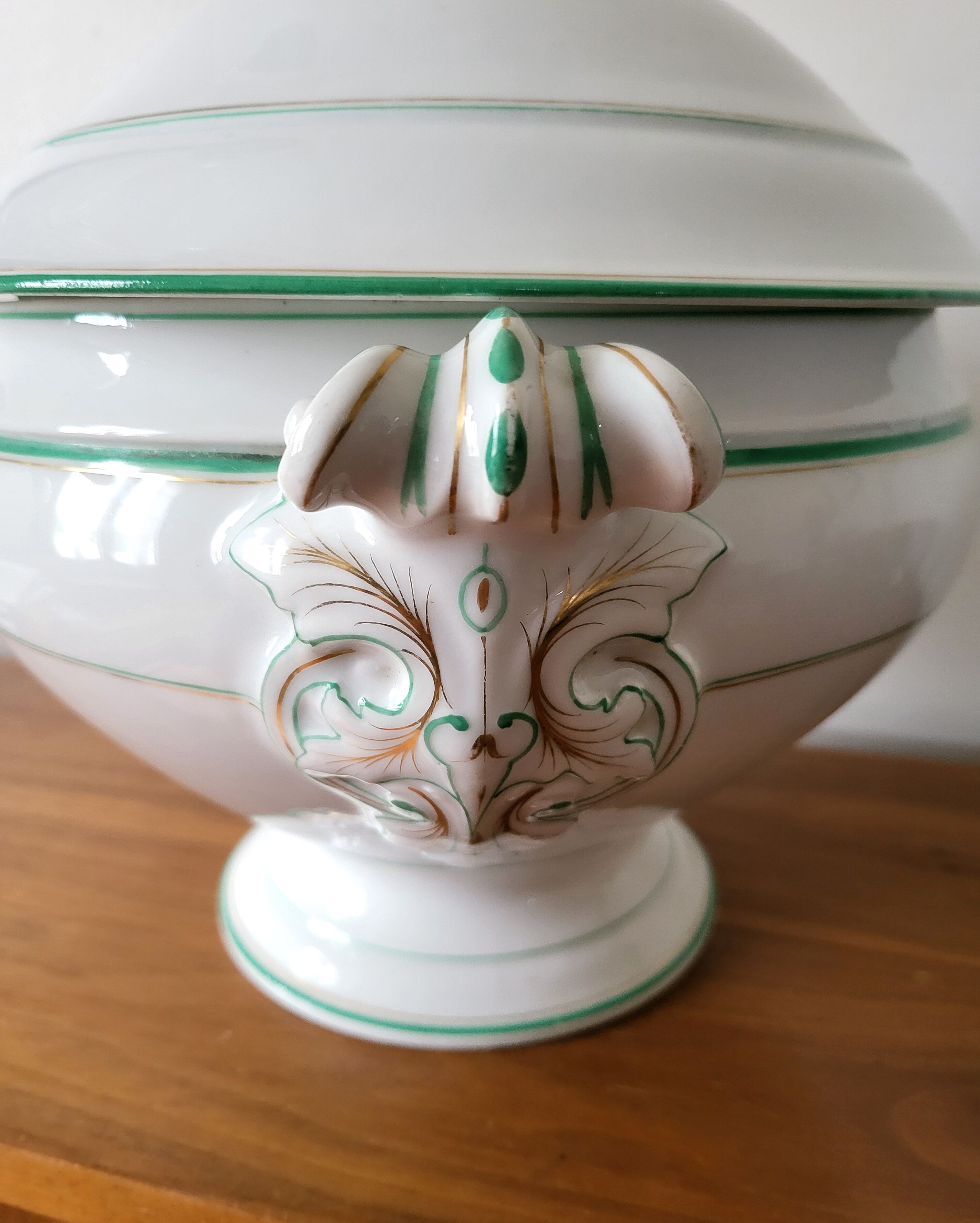 Antique Soup Tureen in Old Paris Porcelain