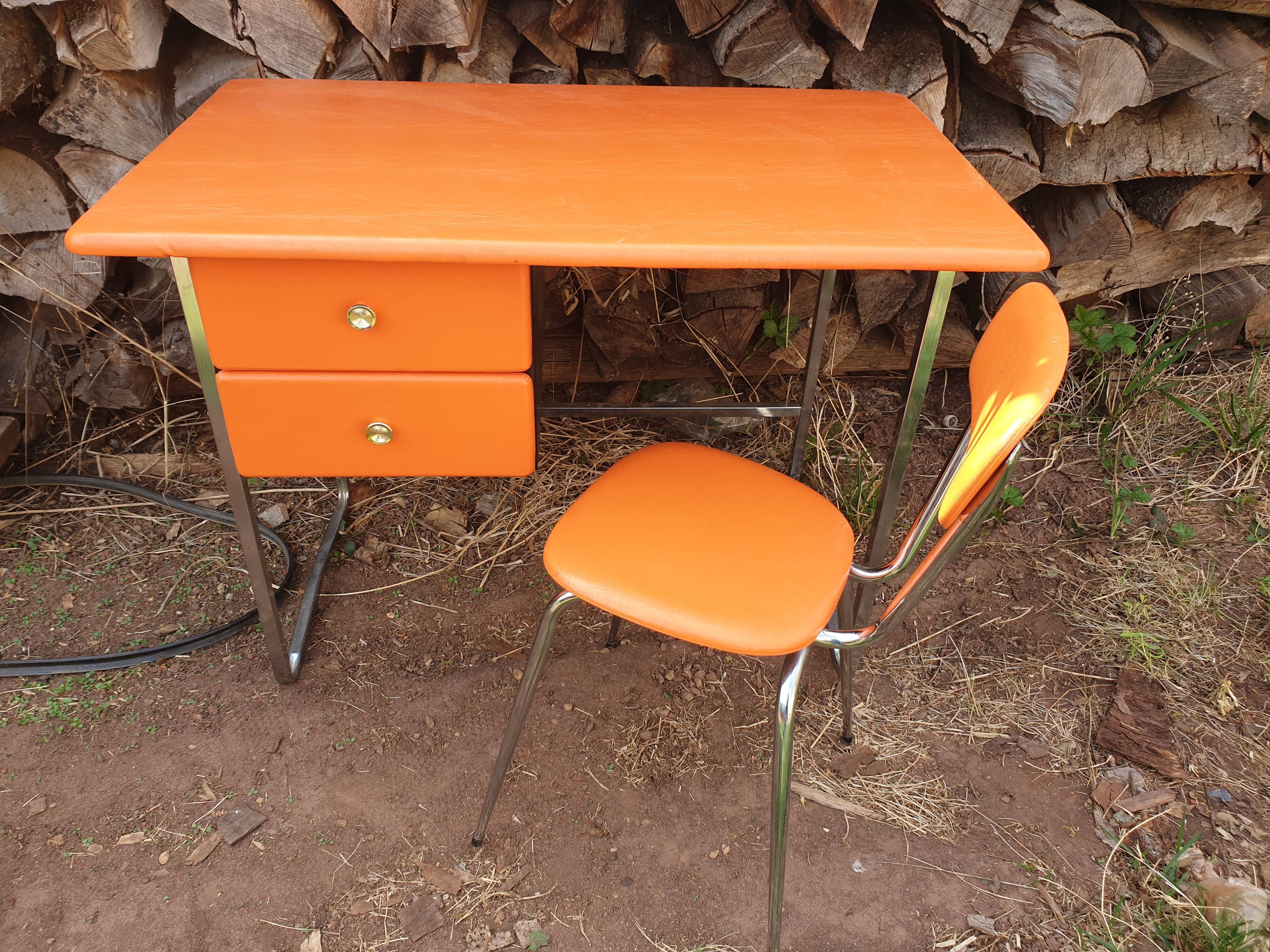 Desk set and vintage chair 70 skai and chrome