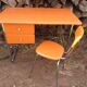 Ensemble bureau et chaise vintage année 70 skai et chrome