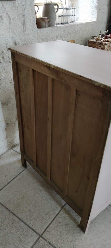 Pink Parisian buffet