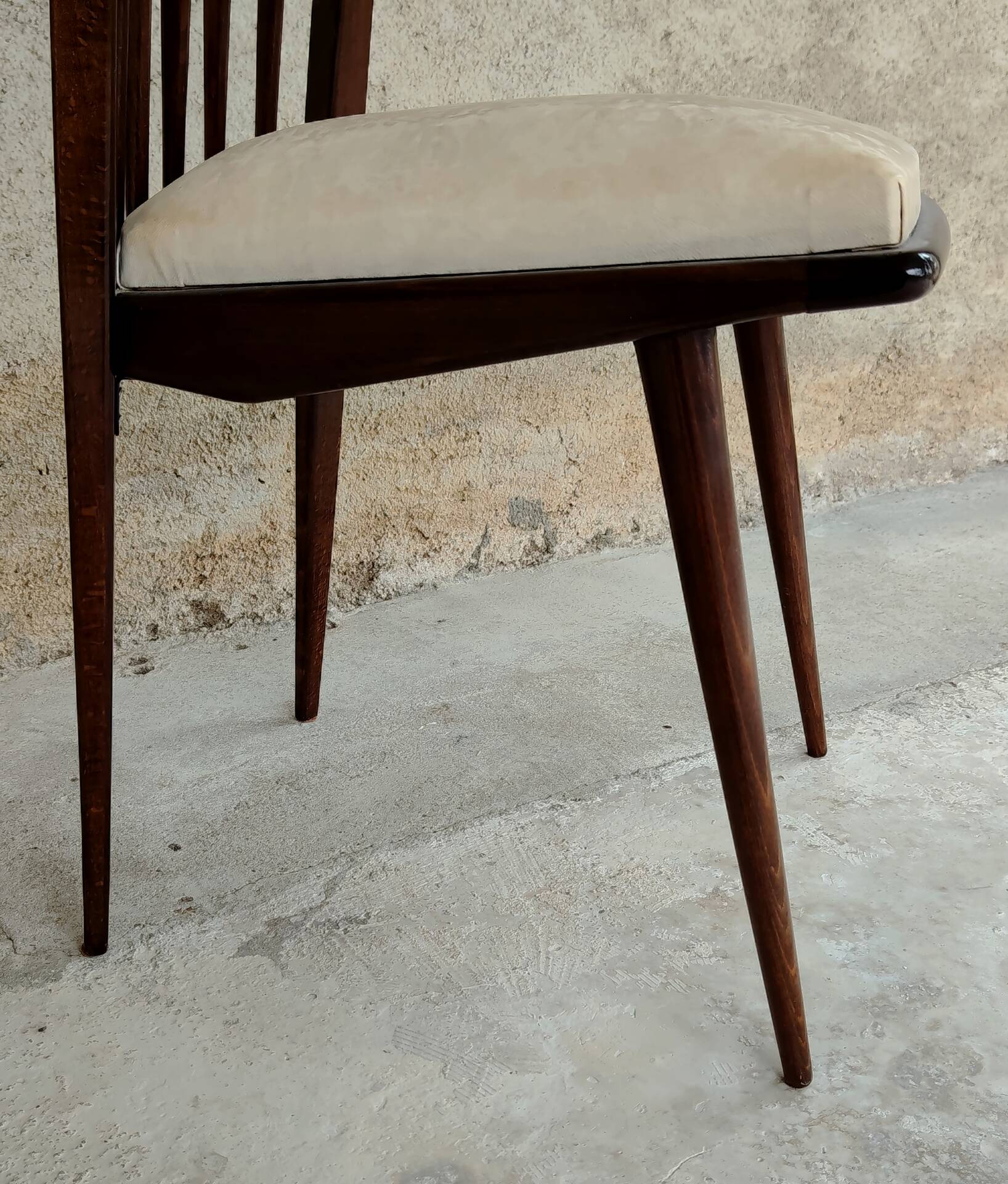 Suite de 4 chaises en bois par Maurizio Tempestini (It.) - mid.XXeme
