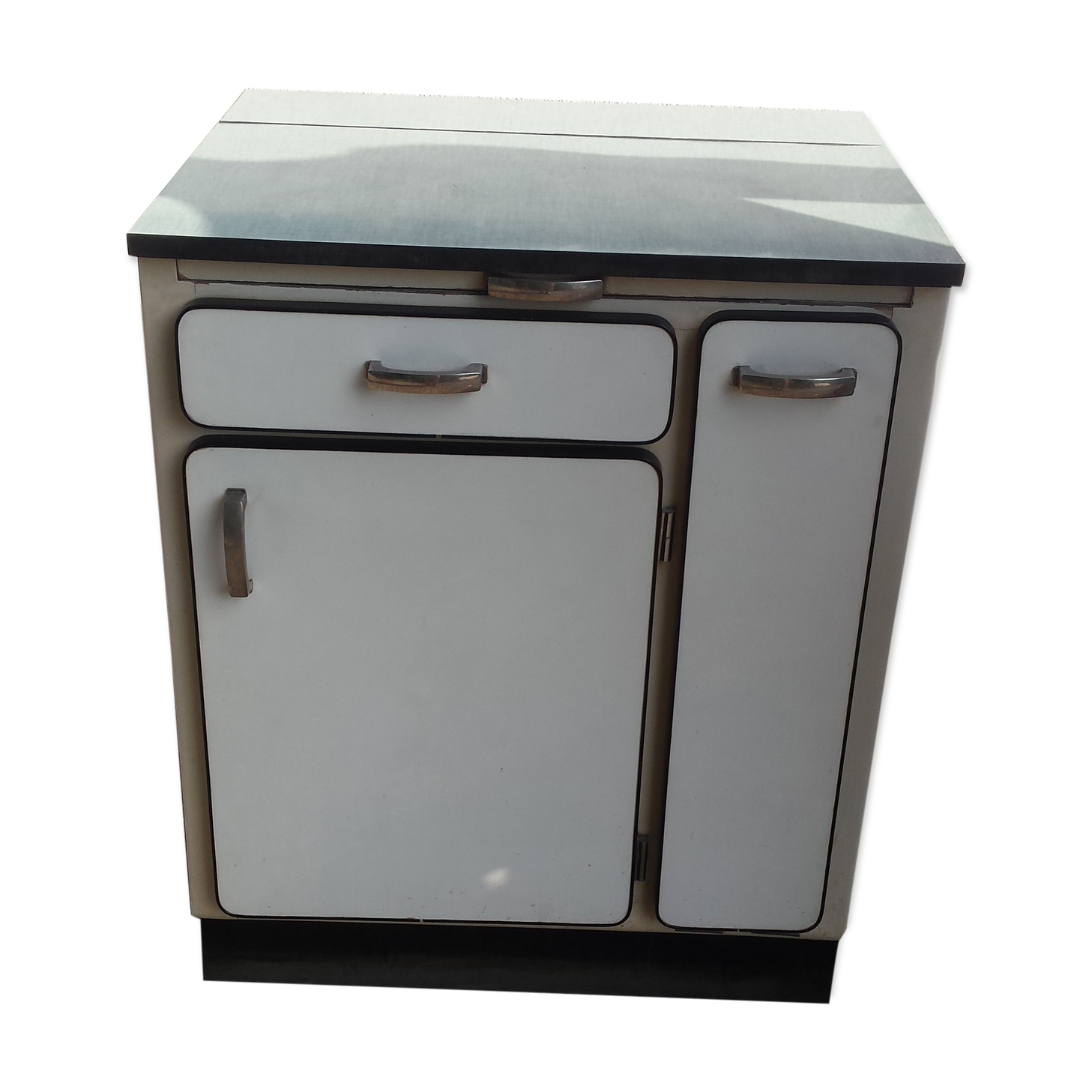 Formica kitchen furniture