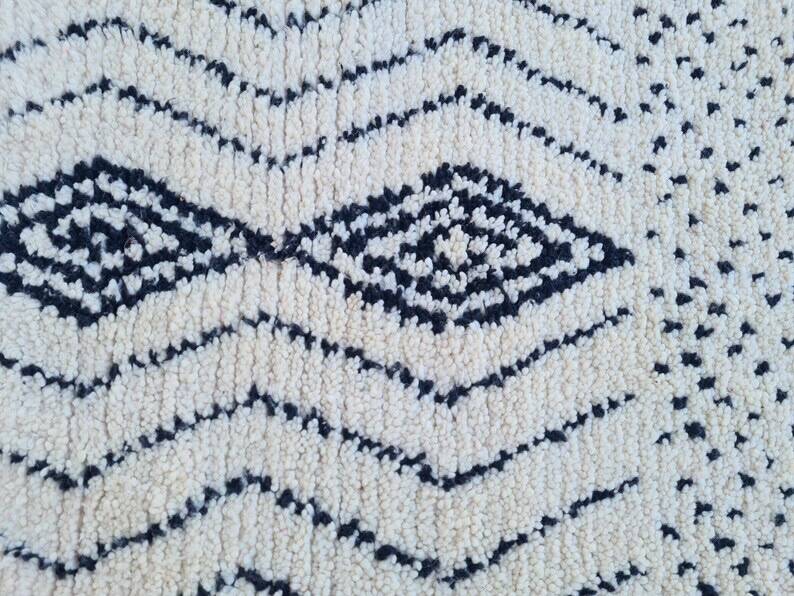 Handmade pure wool rug, size 150/250 cm.