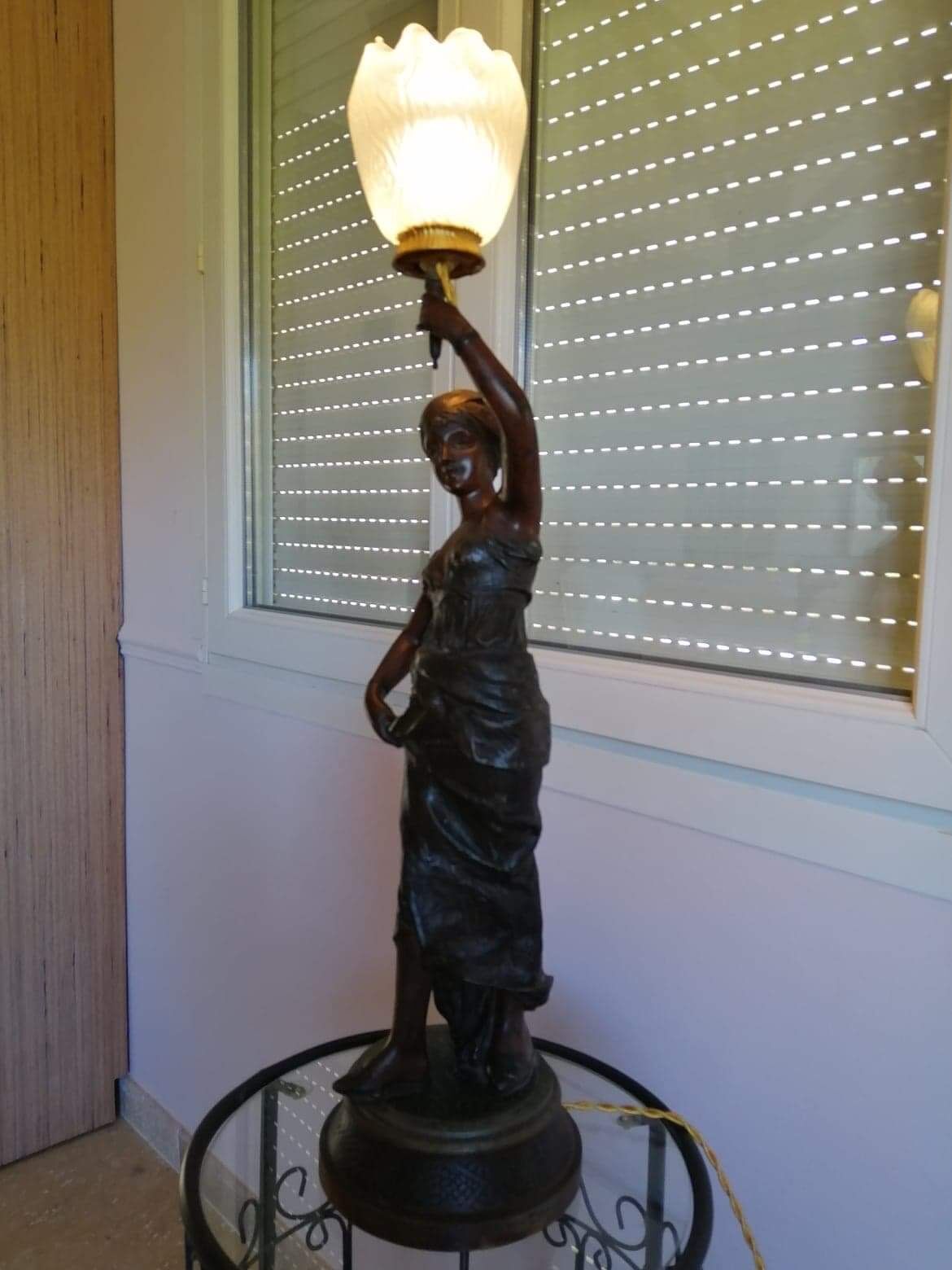 Art deco lamp
