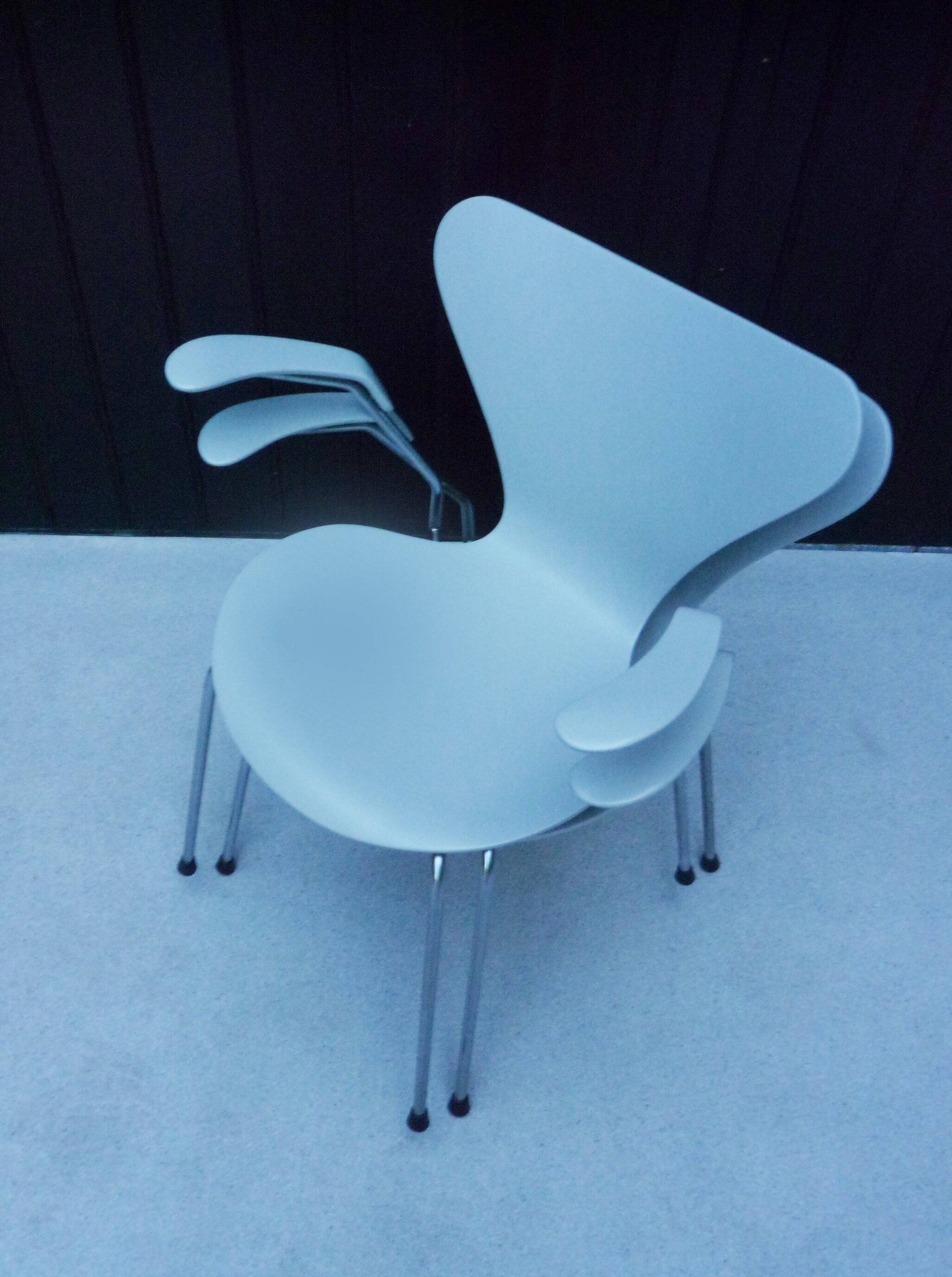 Chair Mod. 3207 Arne Jacobsen GRAY