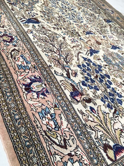 Ancient Persian carpet Ghoum Djafahi 1950 165x250cm