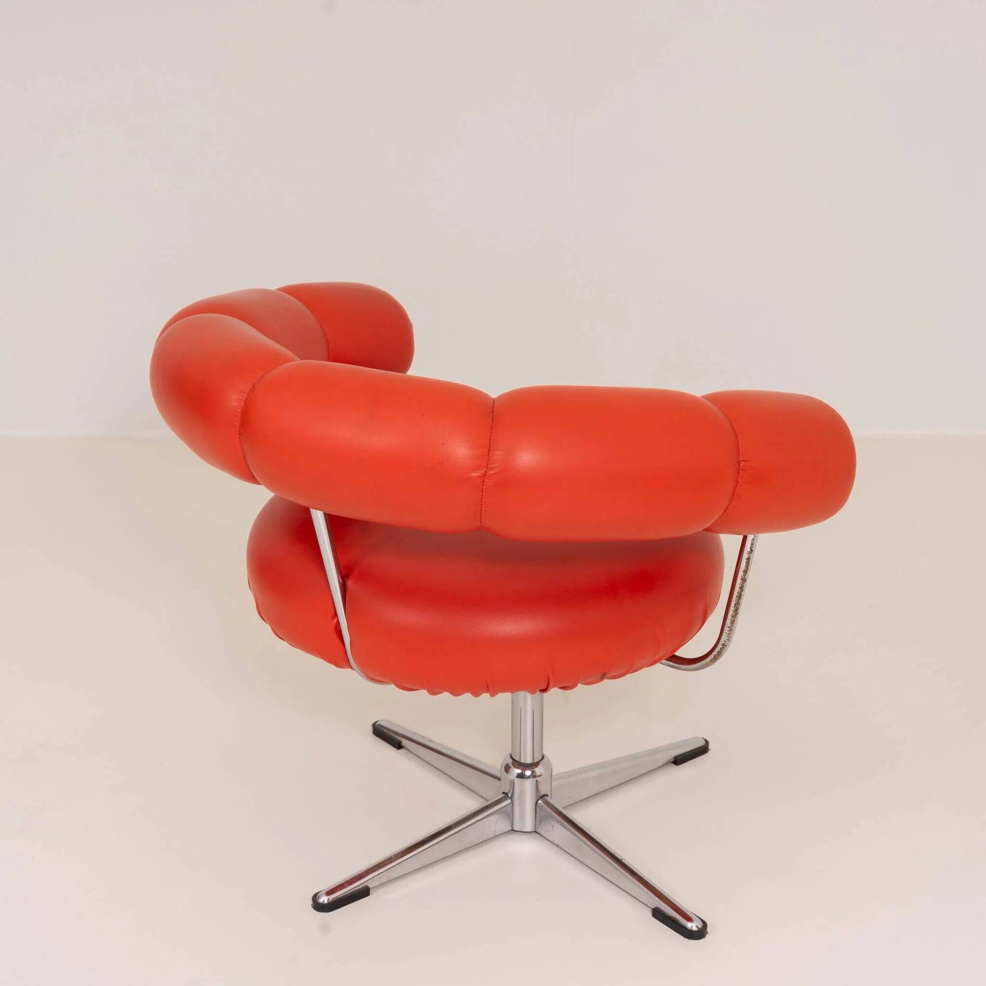 Vintage Swirl Chair in Orange Leatherette