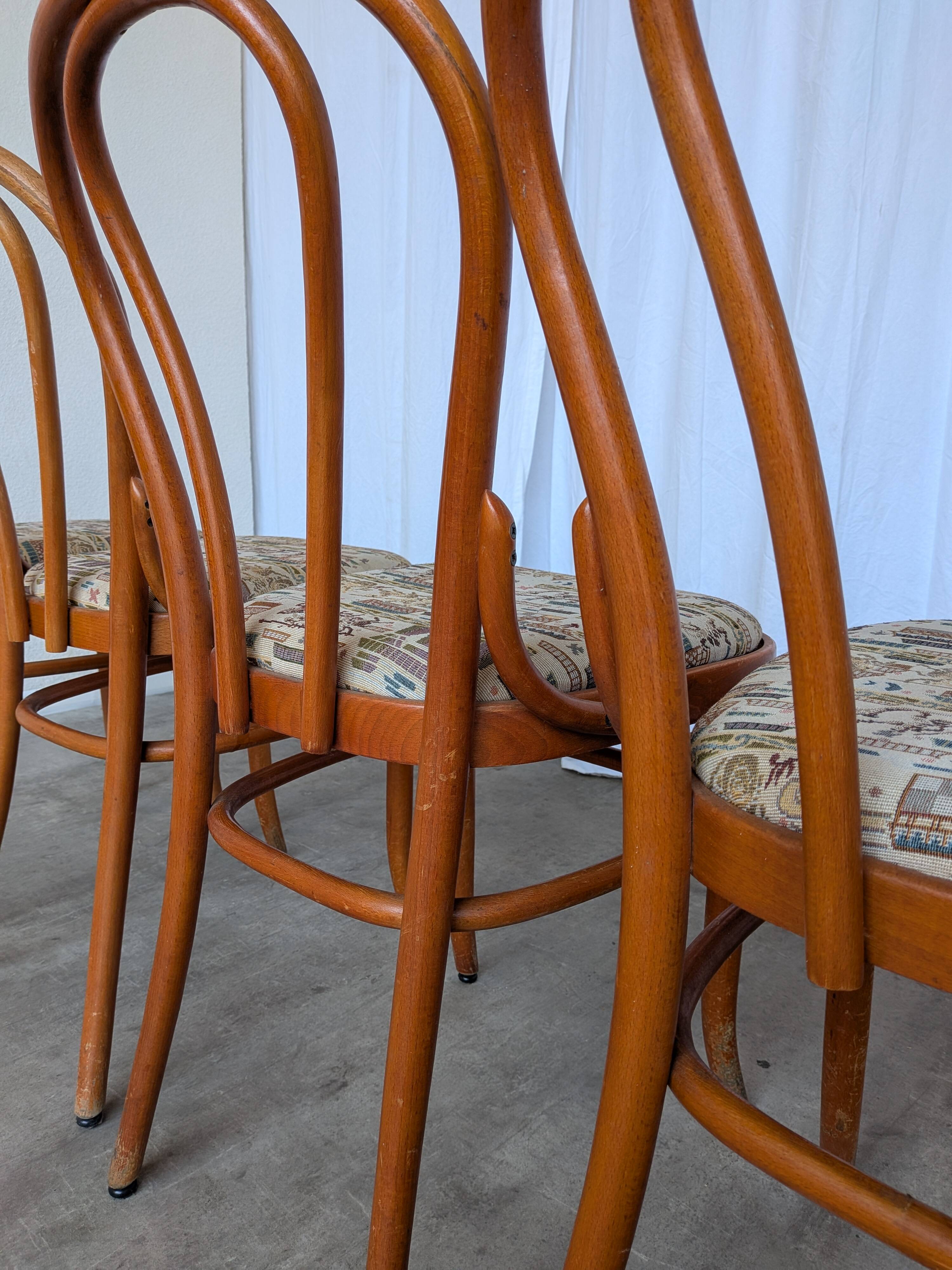Ensemble de 6 chaises de salle à manger Thonet en bois courbé avec assise en tissu / Années 1970 Mid-Century Bistr