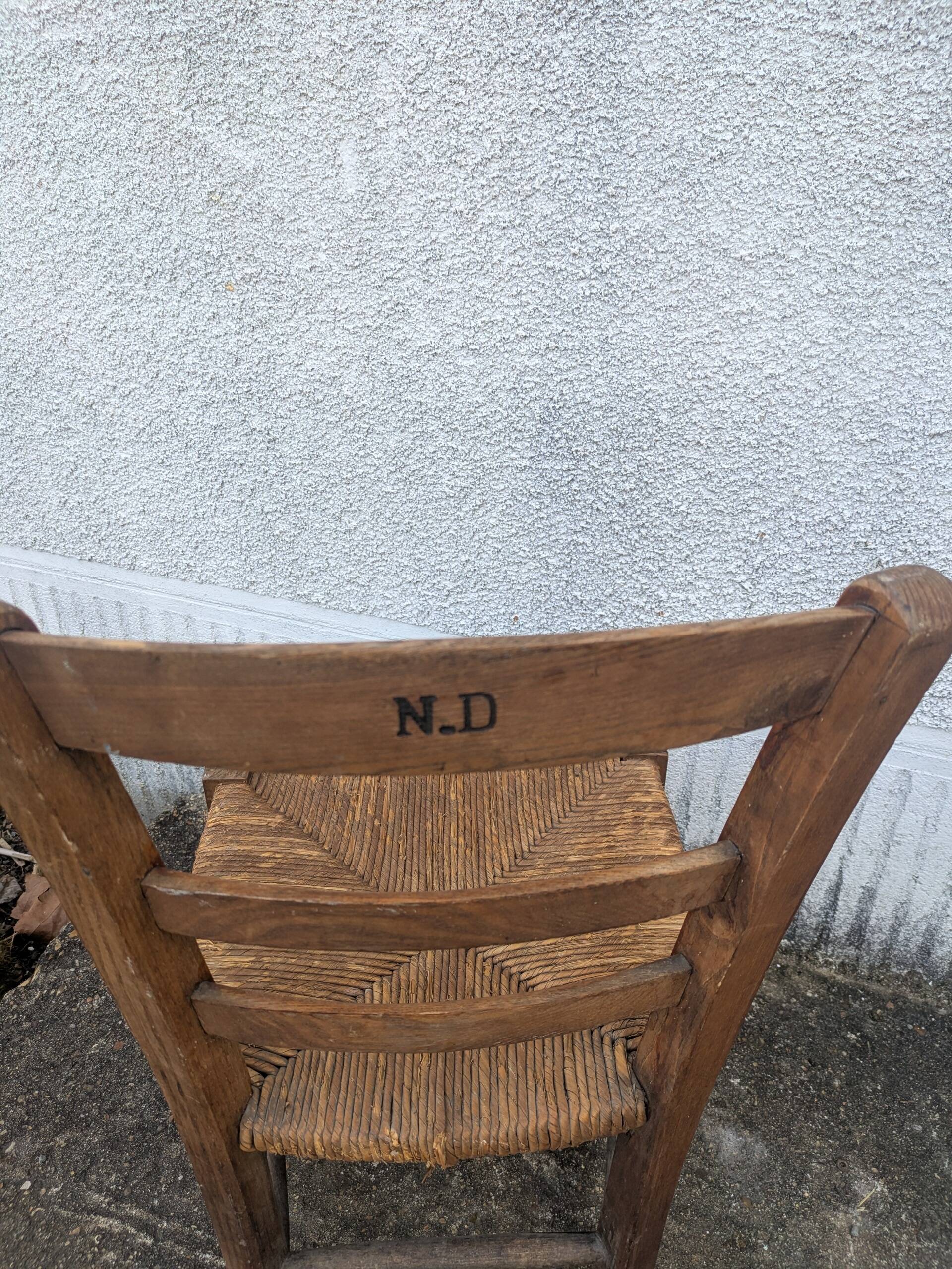 Petite chaise paillée enfant