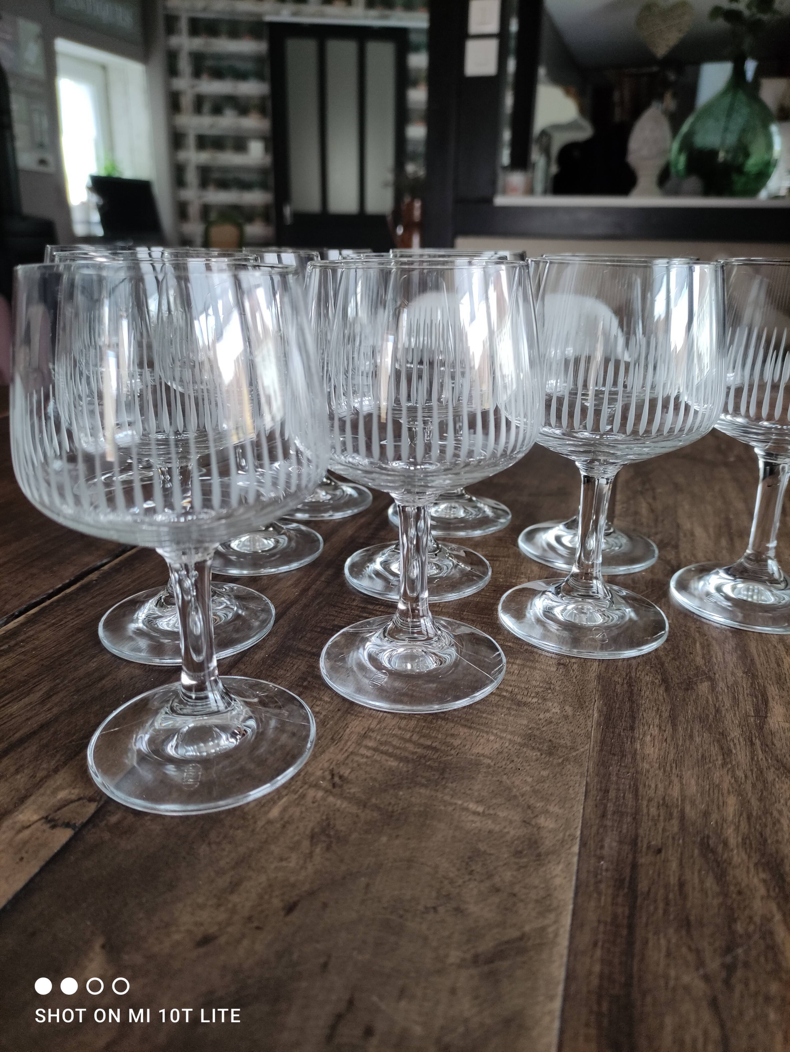 Set of 11 old wine glasses shaped chiseled crystal balloons