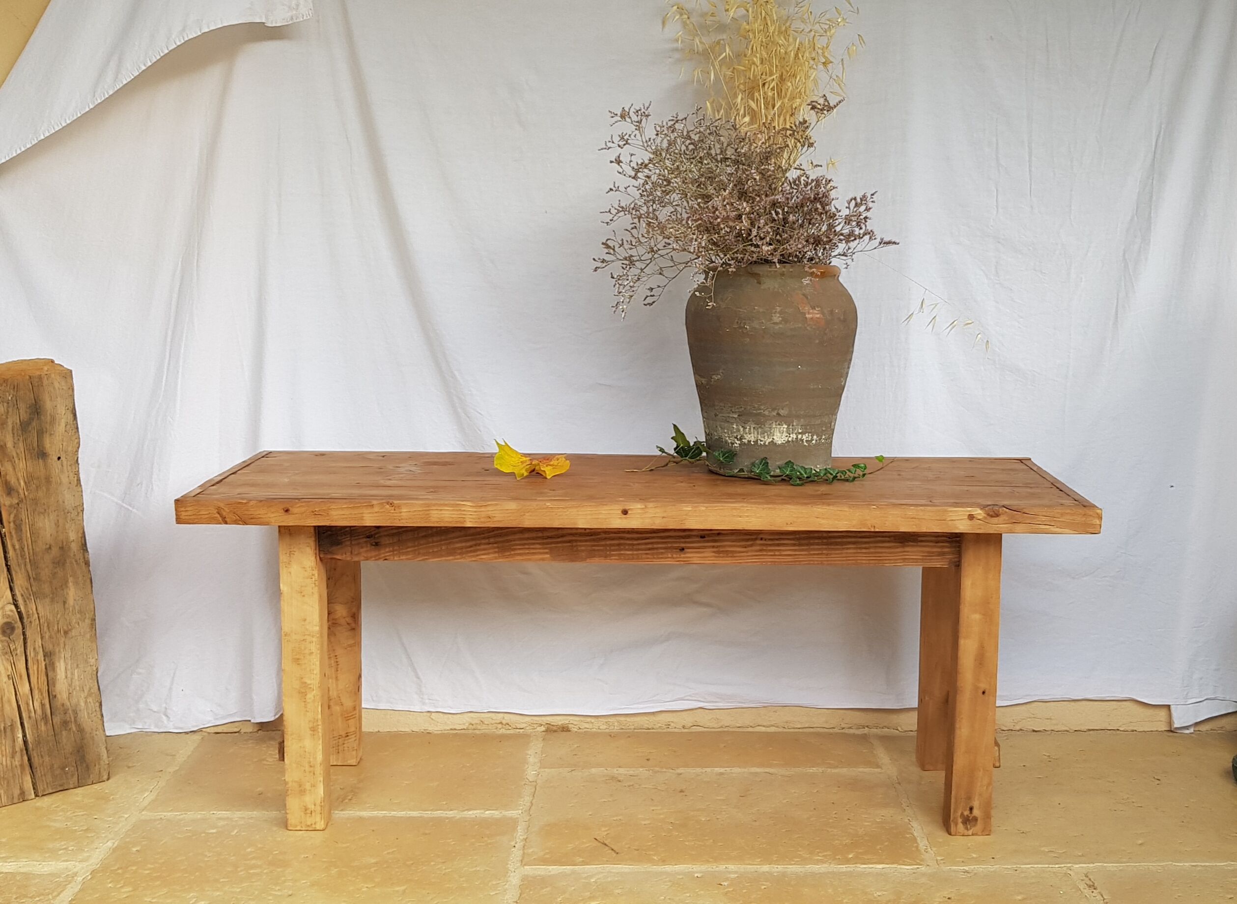 Table basse brutaliste