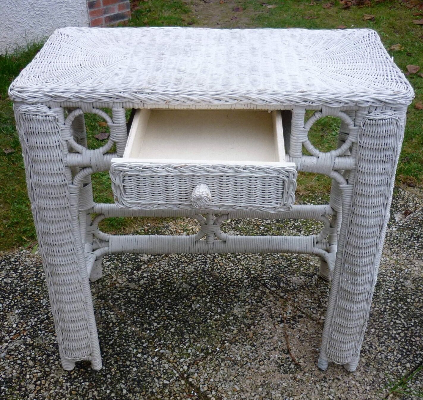 Coiffeuse en rotin blanc vintage années 60-70