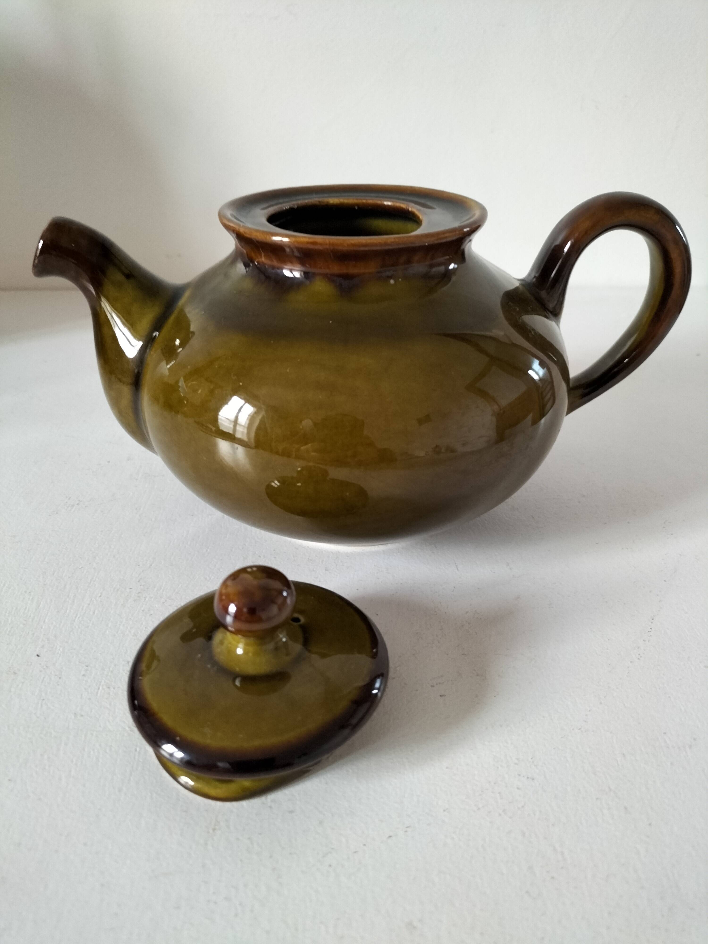 Saint Clément earthenware teapot