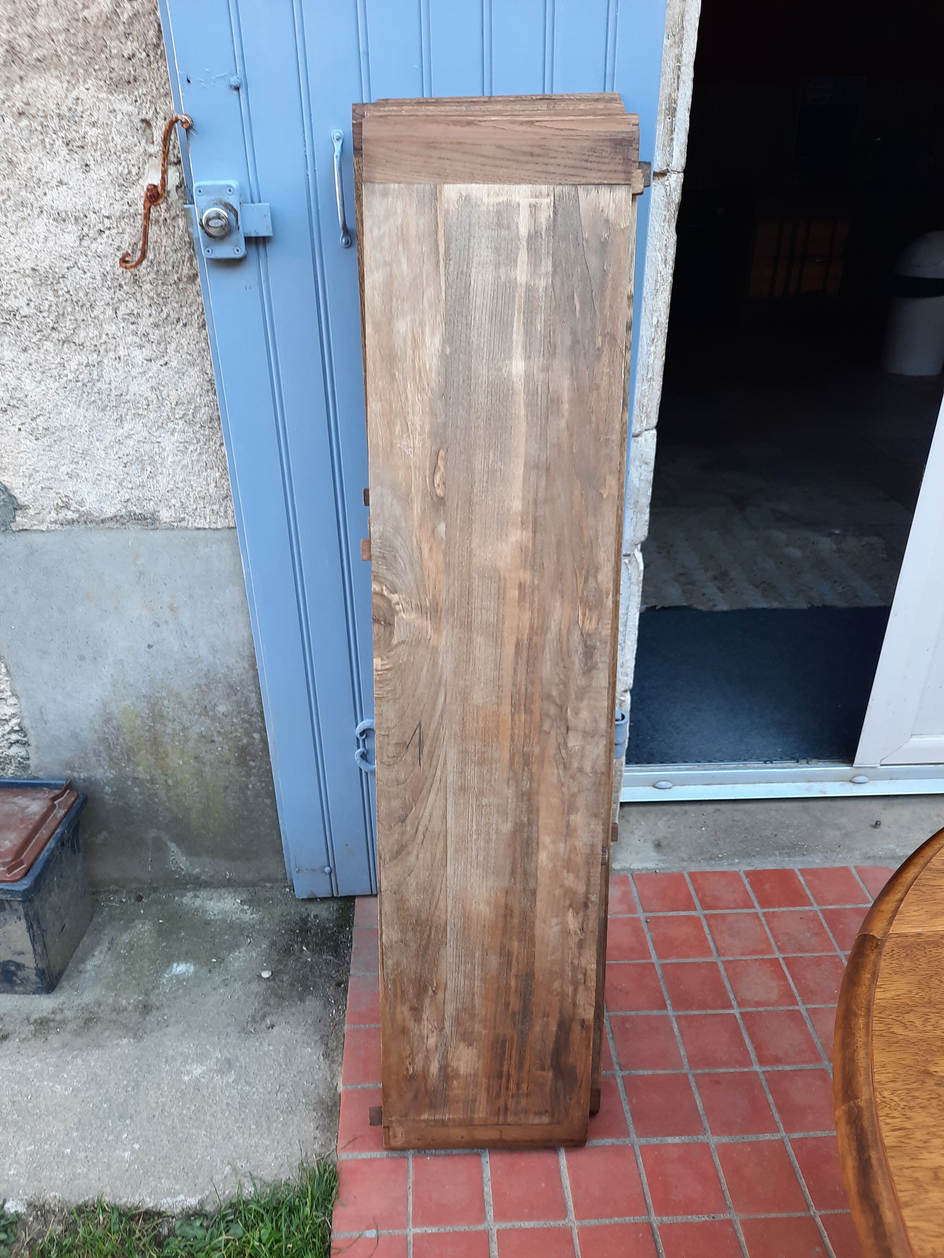 8-foot shutter table