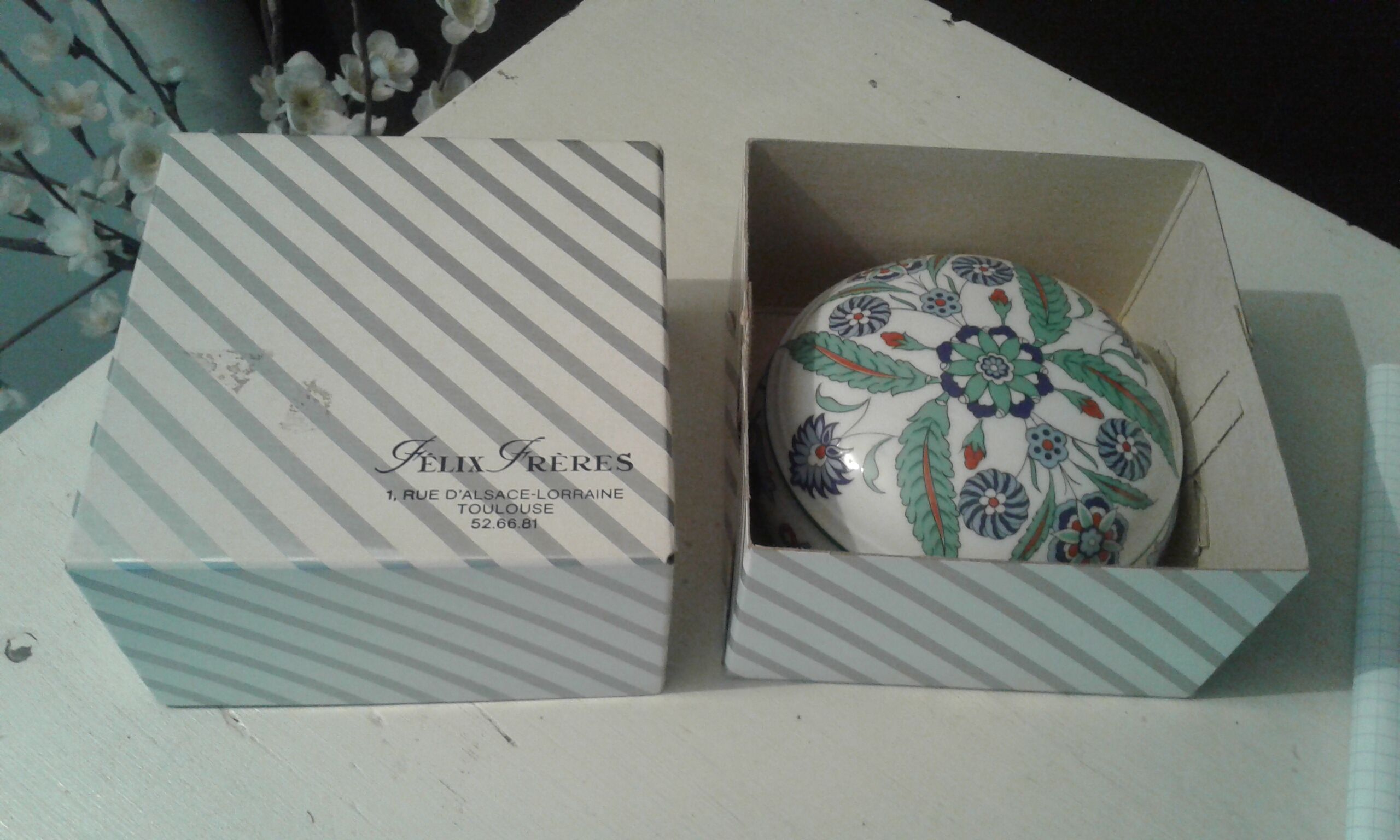 Candy box porcelain Limoges, model "Persian Art"