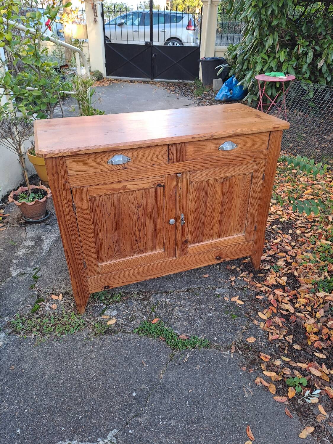 Parisian buffet from the 1930s