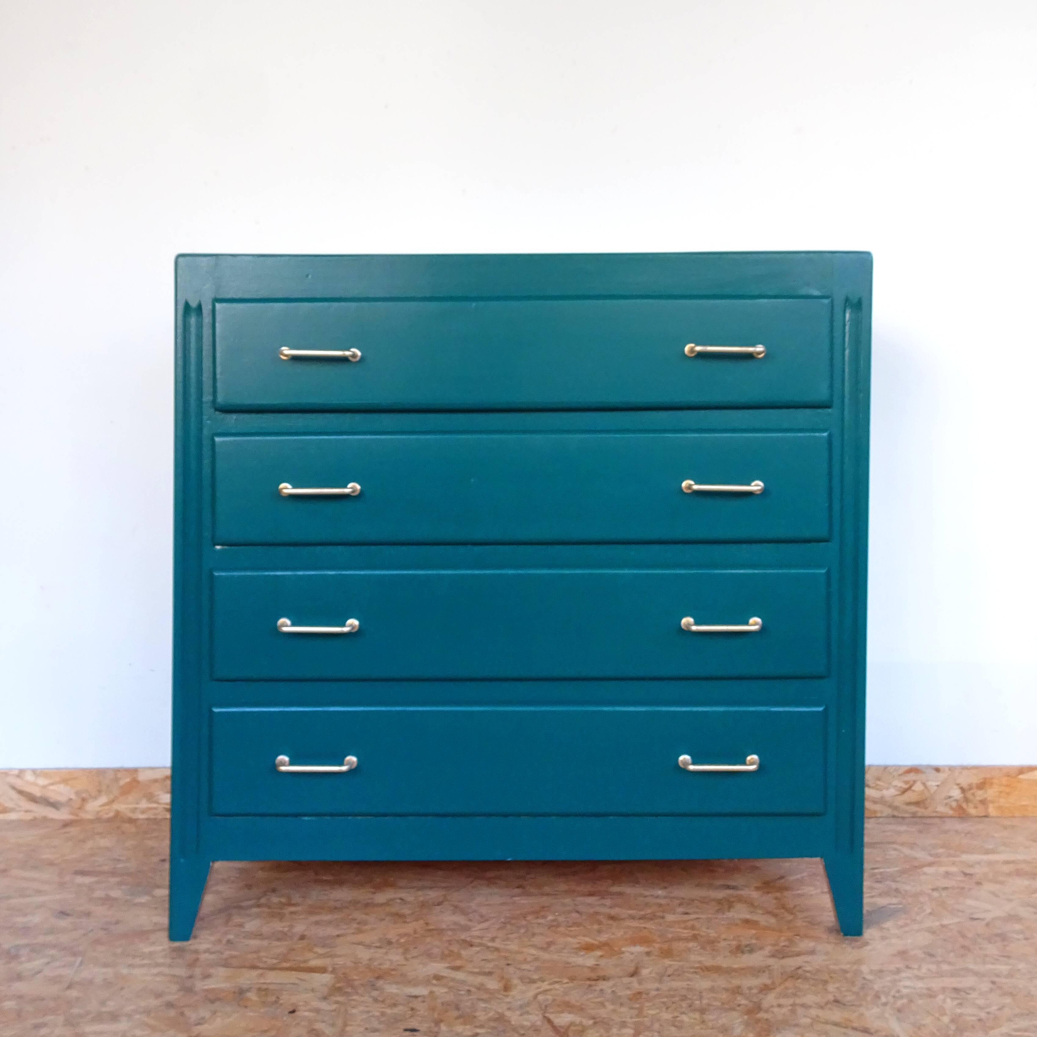 Vintage chest of drawers