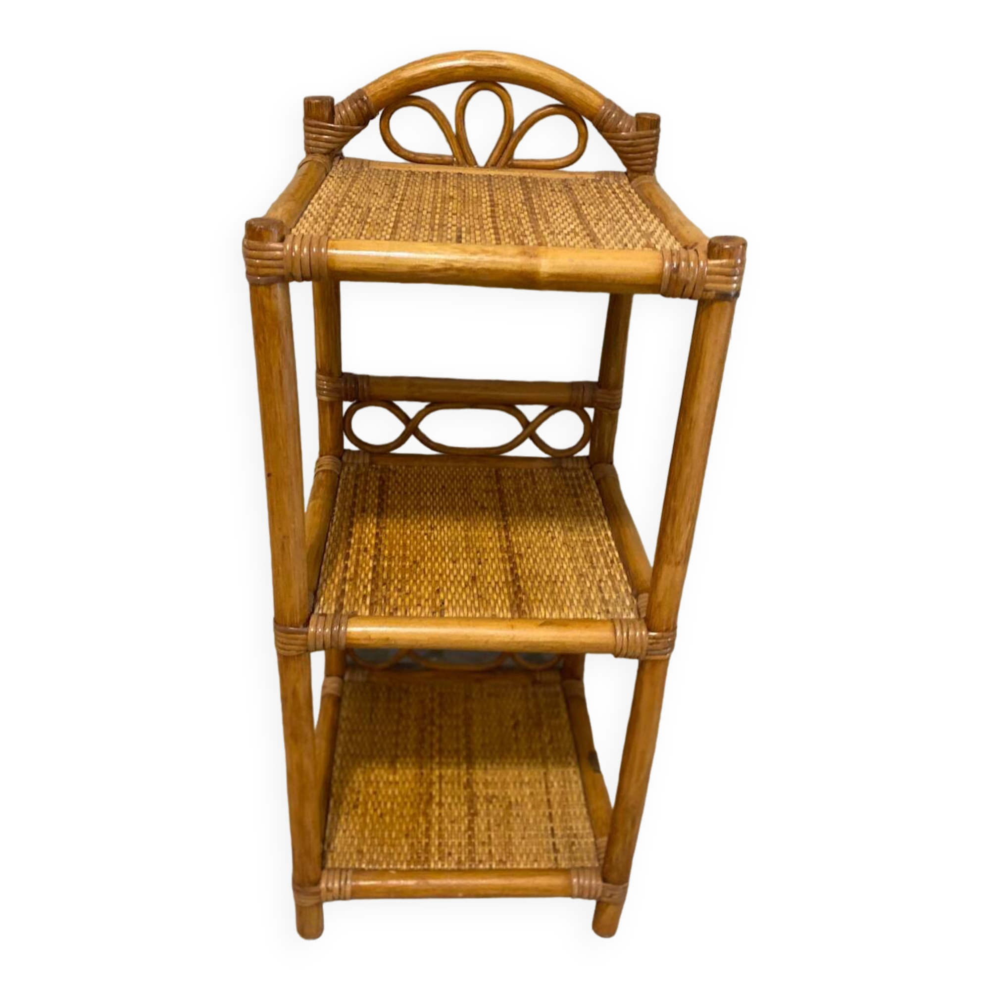 Petite étagère en rotin