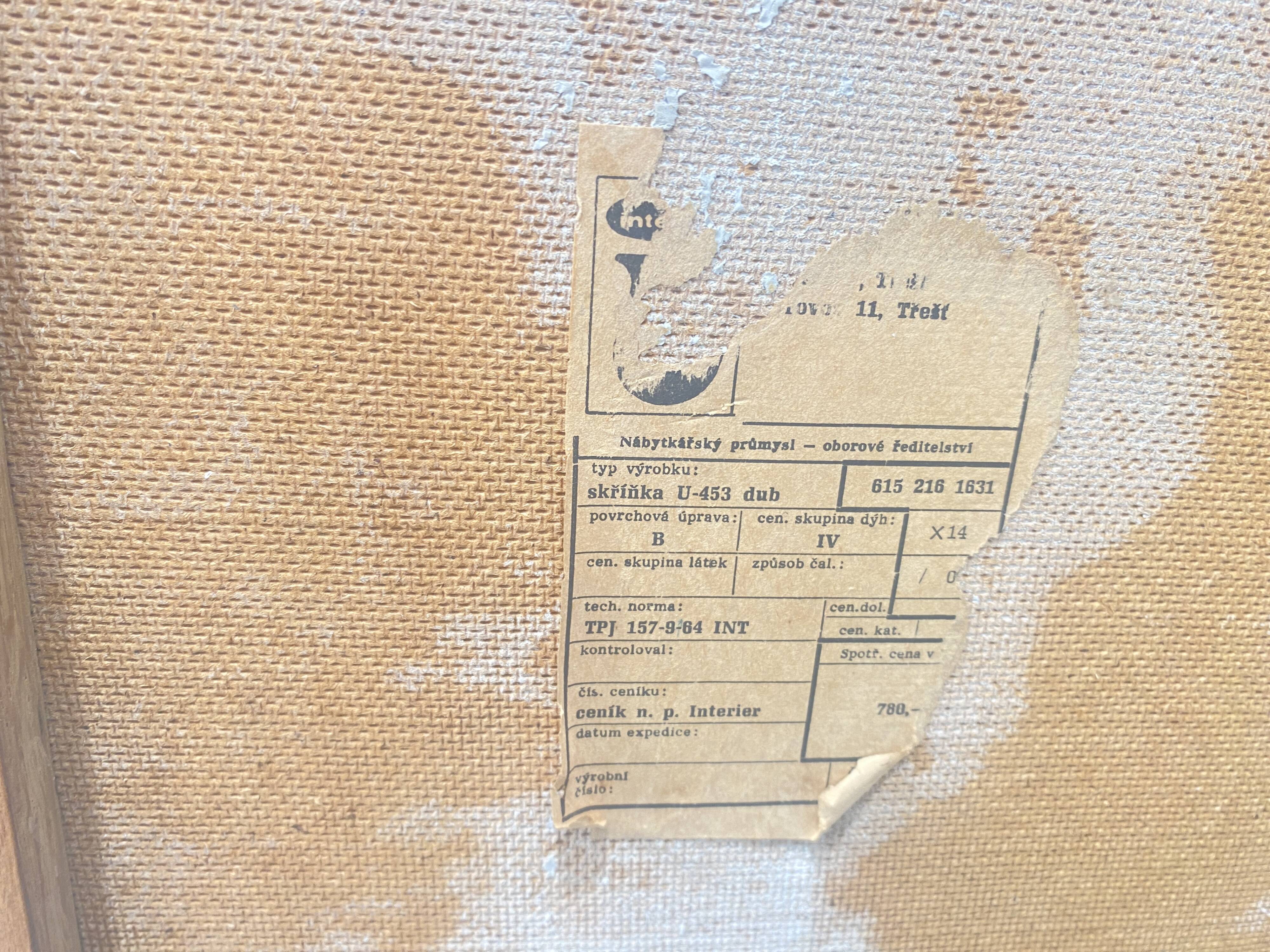 Commode du milieu du siècle n° U-453 de Jiri Jiroutek, Tchécoslovaquie, années 1960