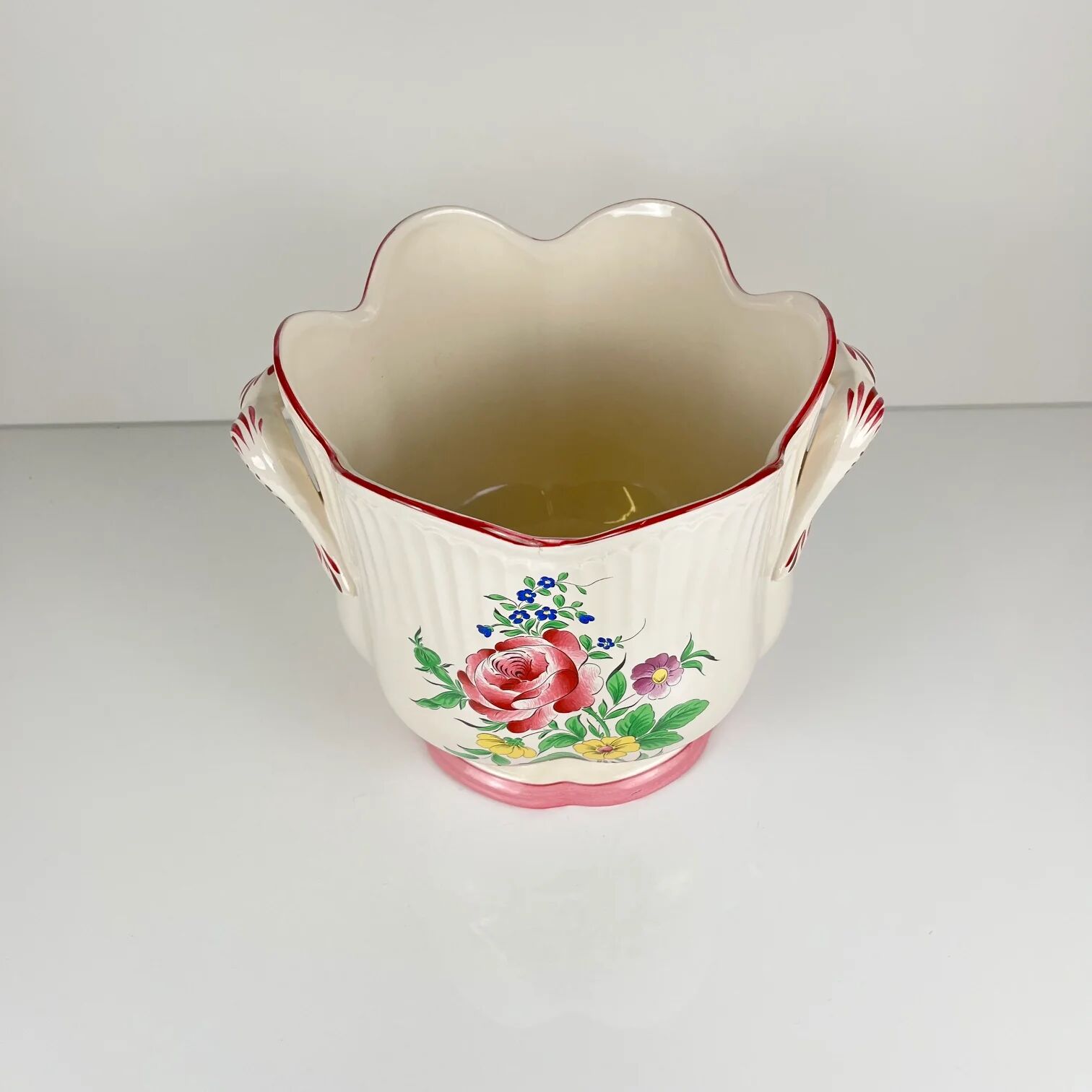 Large cache pot KG Lunéville, model "Street Lamp", rose pattern.