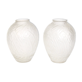 Paire de vases en verre poli