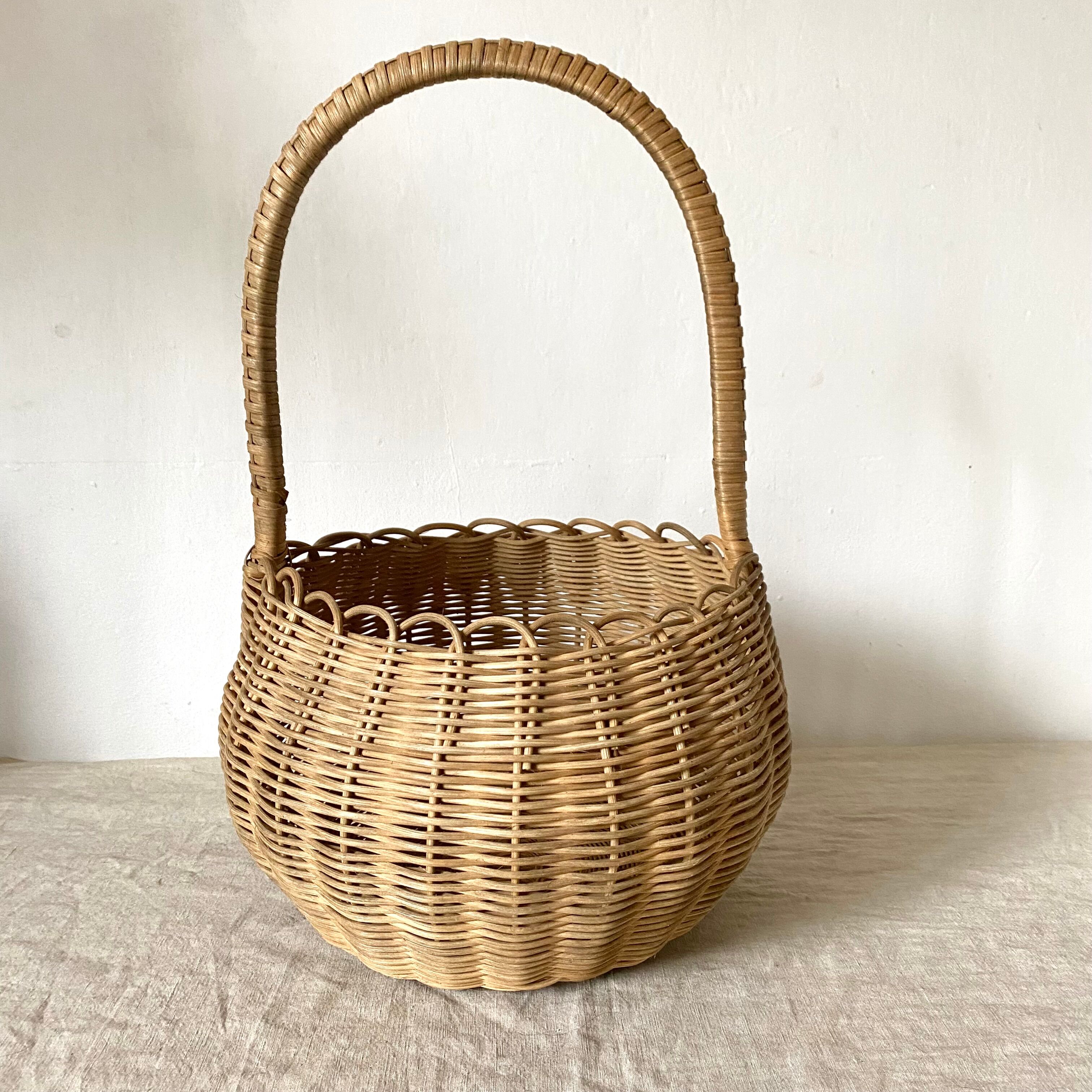 Panier vintage en rotin tressé